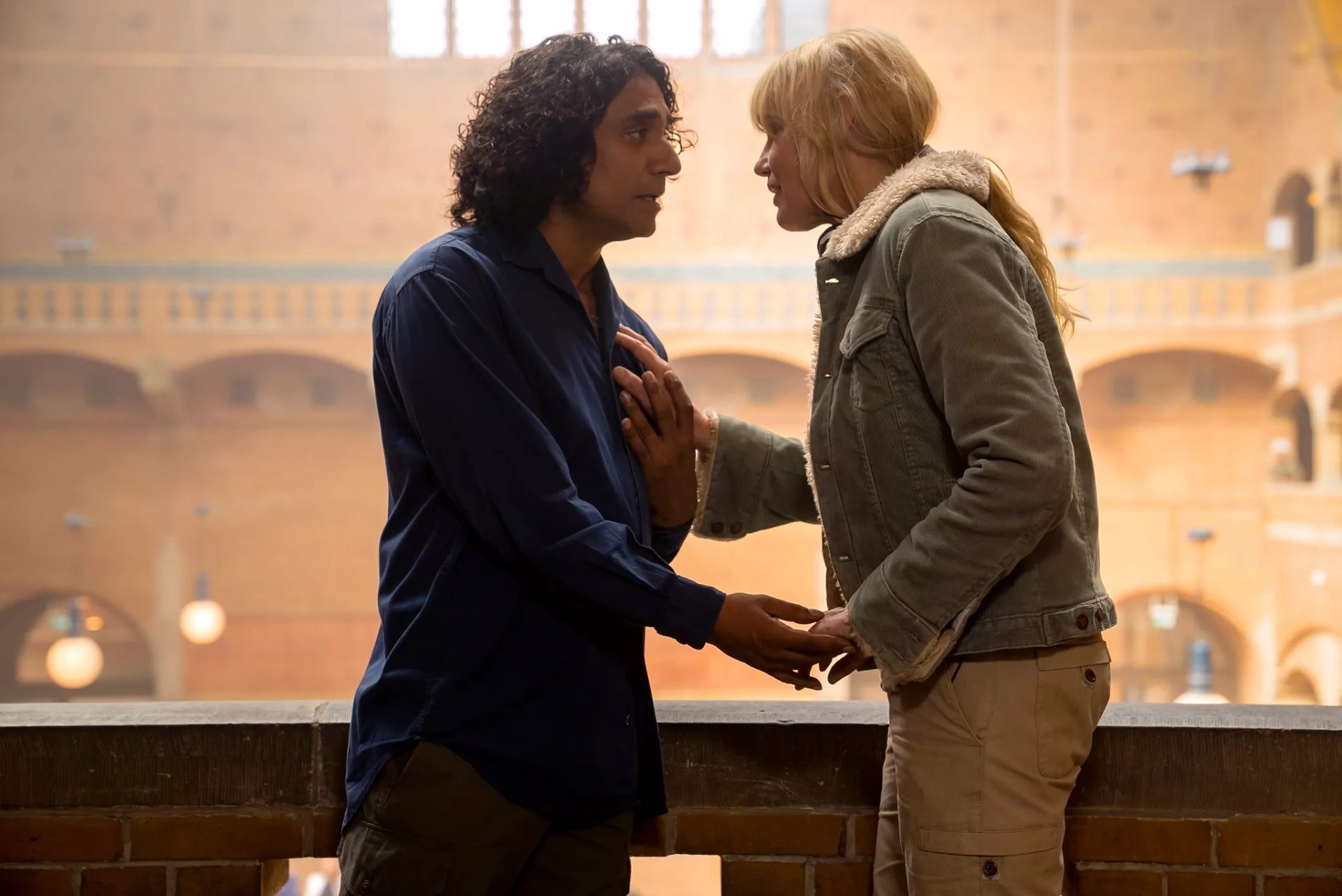 Daryl Hannah and Naveen Andrews in Sense8 (2015)