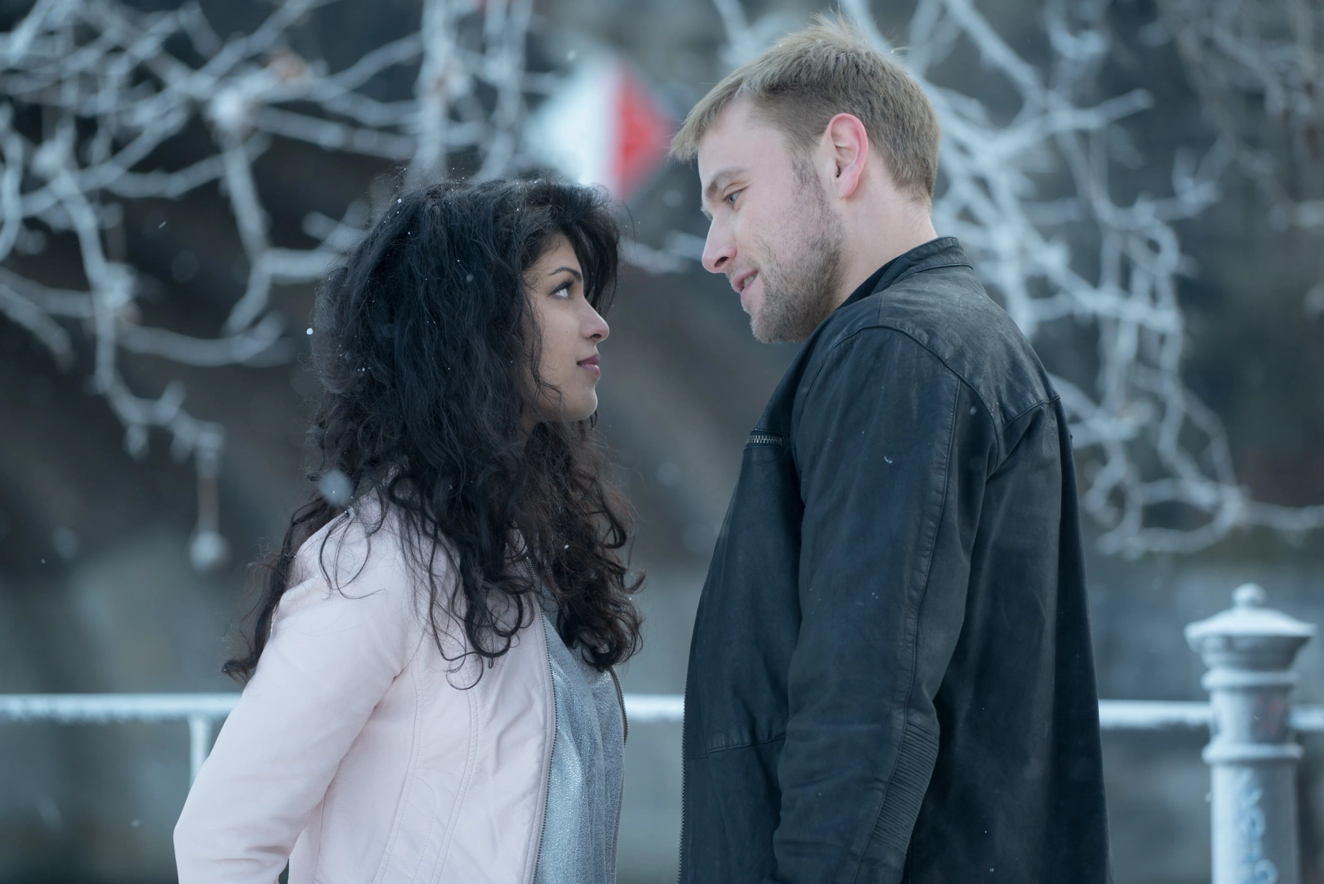 Max Riemelt and Tina Desai in Sense8 (2015)