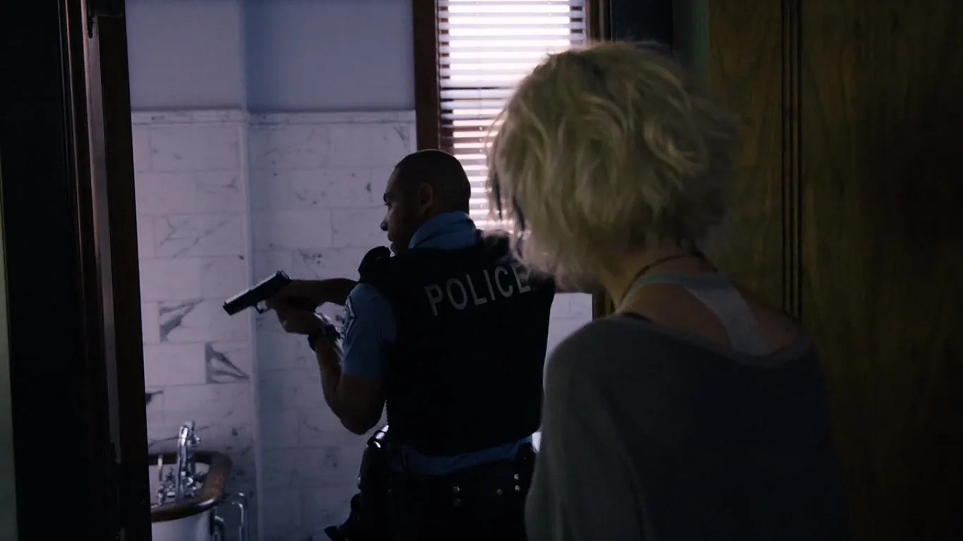 Ness Bautista and Tuppence Middleton in Sense8 (2015)