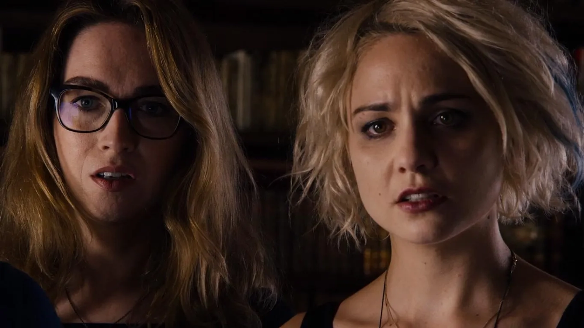 Tuppence Middleton and Jamie Clayton in Sense8 (2015)