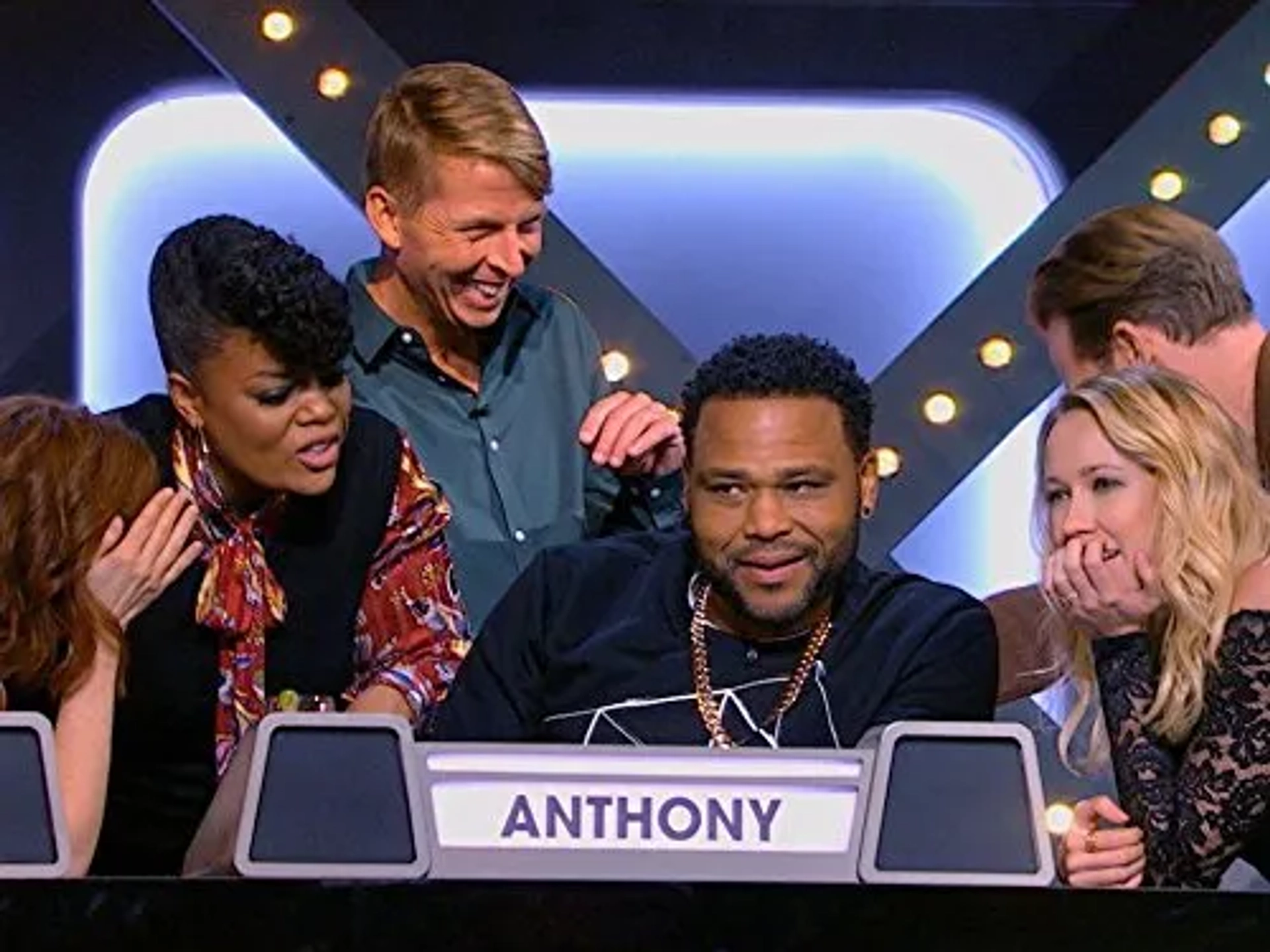 James Van Der Beek, Anthony Anderson, Yvette Nicole Brown, Jack McBrayer, Anna Camp, and Ellie Kemper in Match Game (2016)