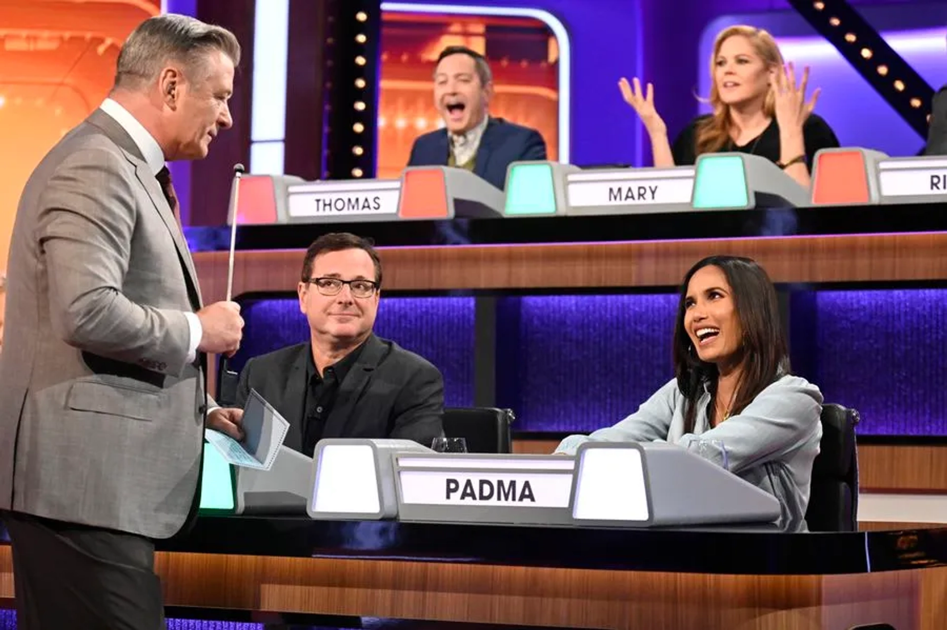 Alec Baldwin, Mary McCormack, Padma Lakshmi, Thomas Lennon, and Bob Saget in Match Game: Thomas Lennon, Mary McCormack, Rick Fox, Caroline Rhea, Bob Saget, Padma Lakshmi (2020)