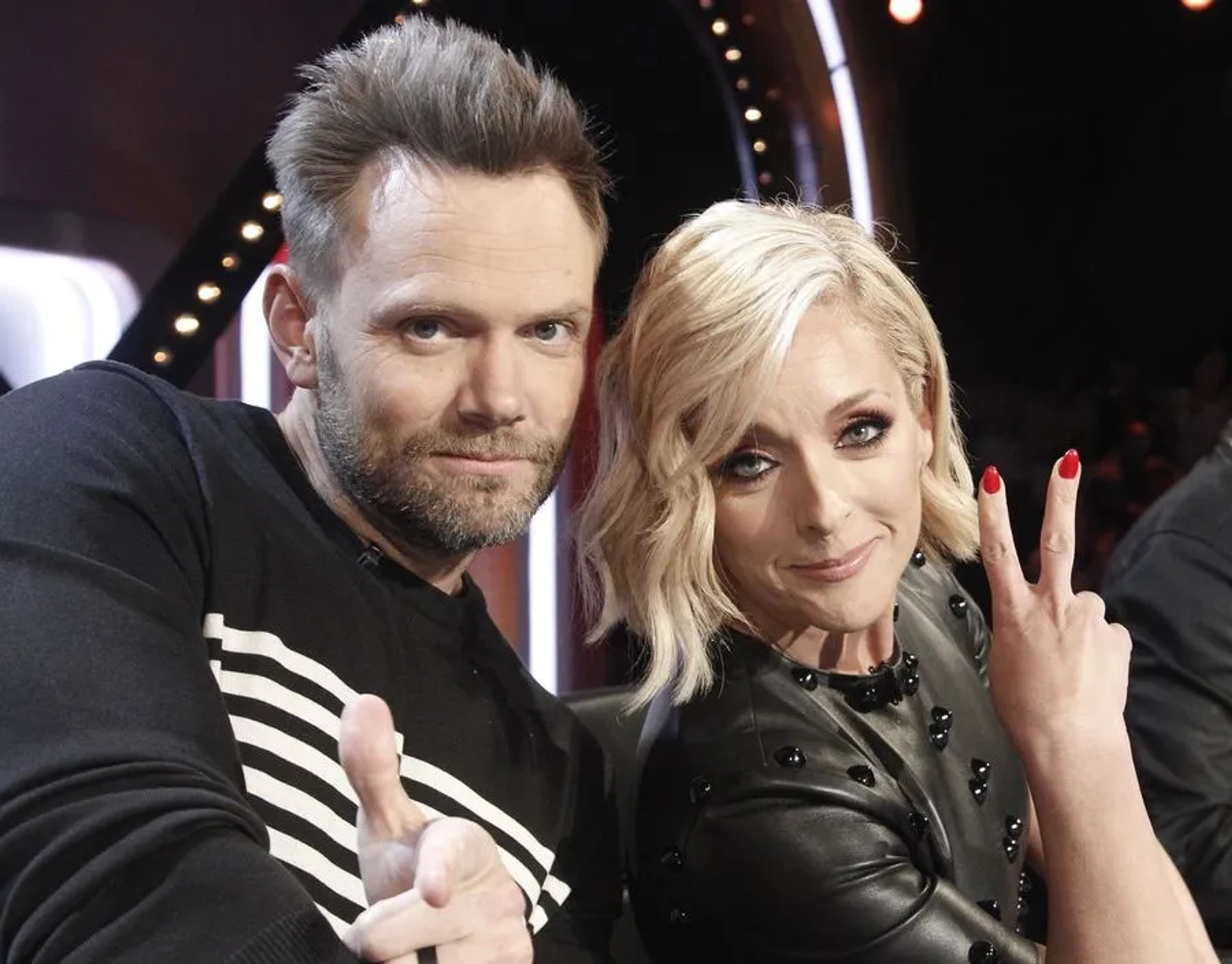 Jane Krakowski and Joel McHale in Match Game (2016)