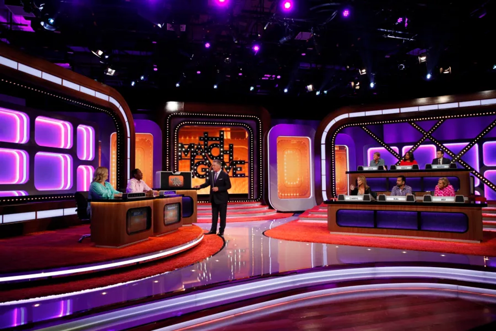 Alec Baldwin, Alexandra Wentworth, Mario Cantone, Cheryl Hines, Niecy Nash, Kal Penn, and Jack McBrayer in Match Game (2016)