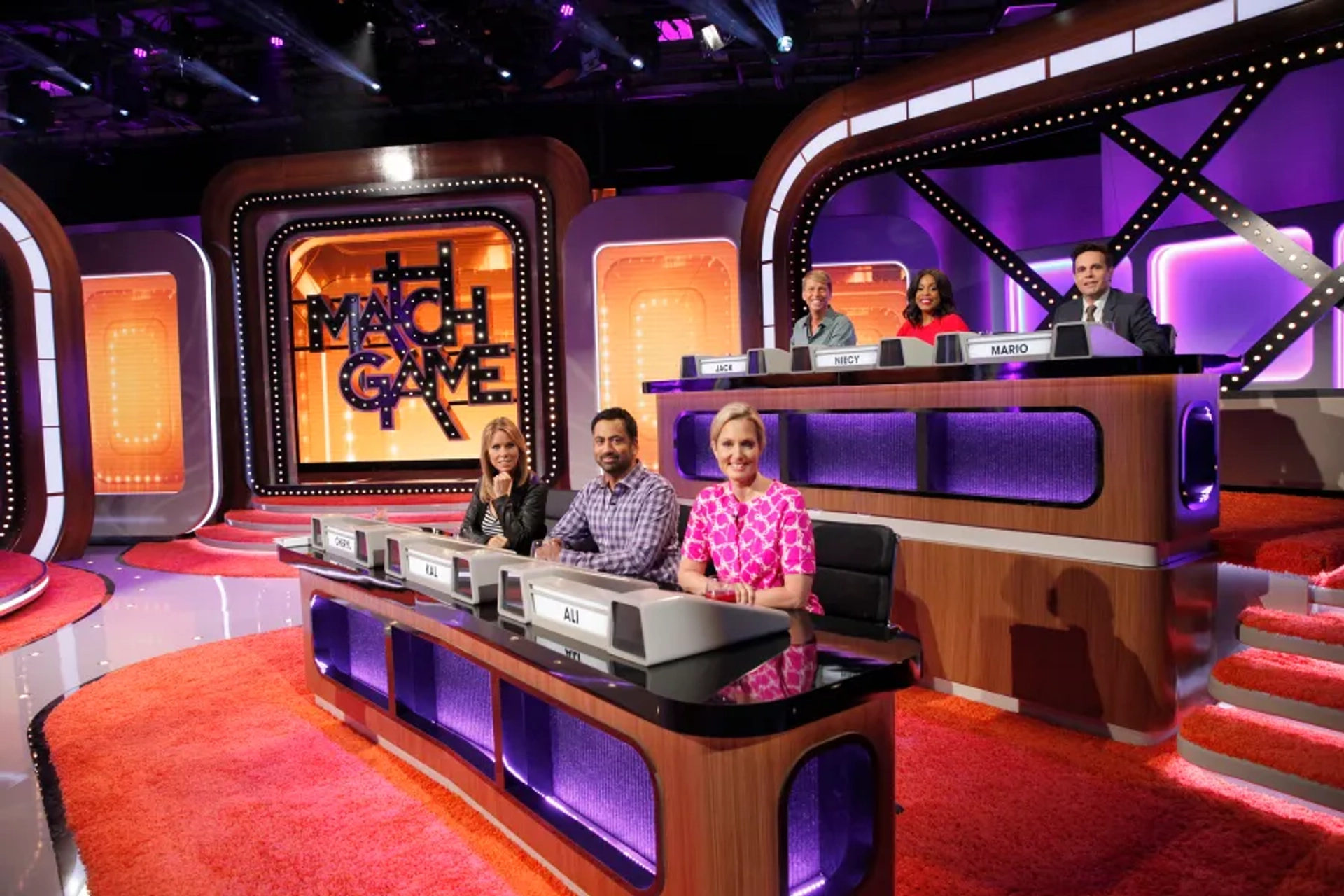 Alexandra Wentworth, Mario Cantone, Cheryl Hines, Niecy Nash, Kal Penn, and Jack McBrayer in Match Game (2016)