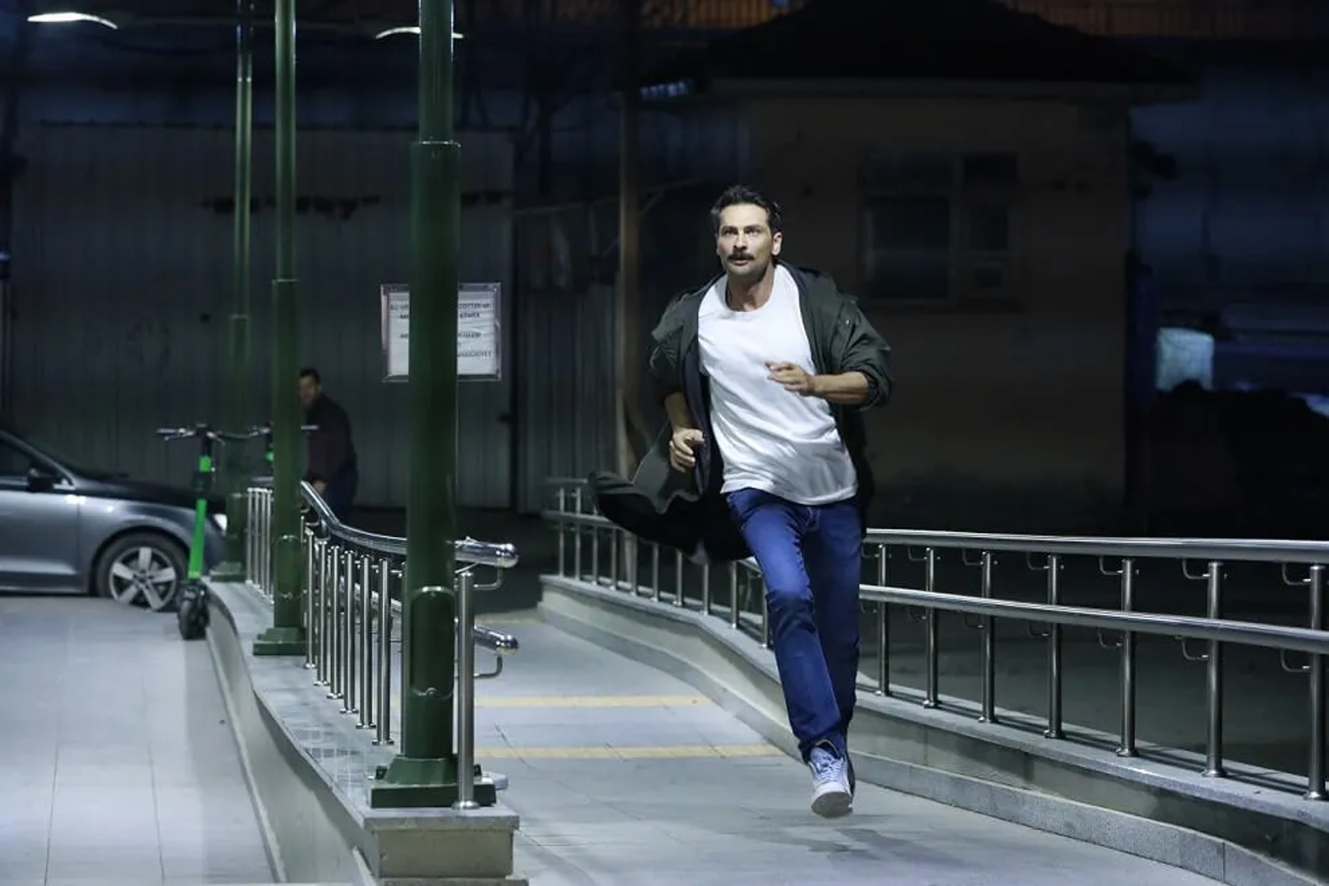 Onur Tuna in Mahkum (2021)