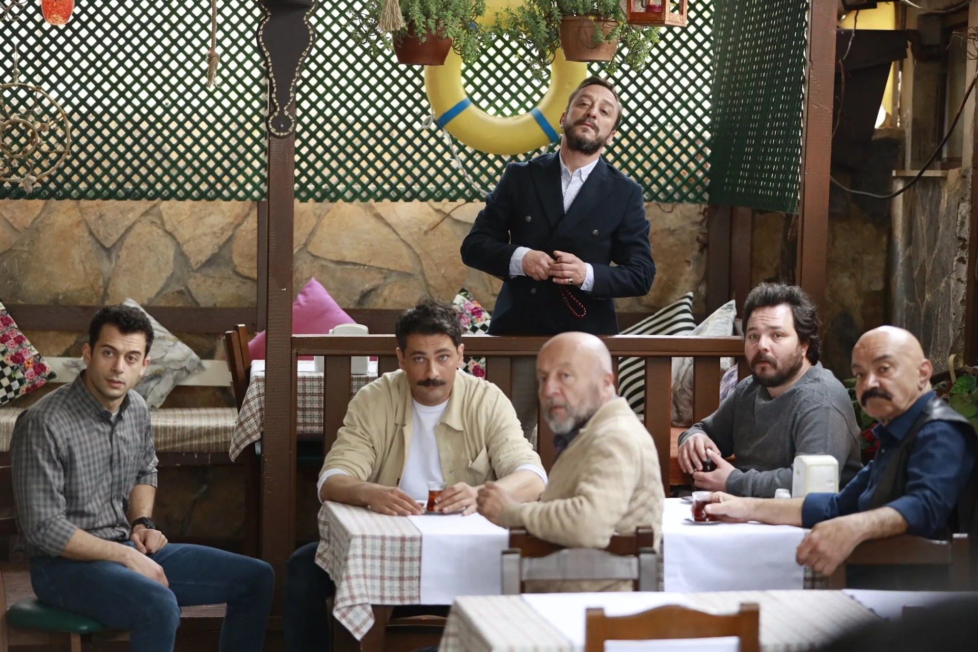 Melih Çardak, Hakan Salinmis, Hakan Karsak, Onur Tuna, and Furkan Kalabalik in Mahkum (2021)