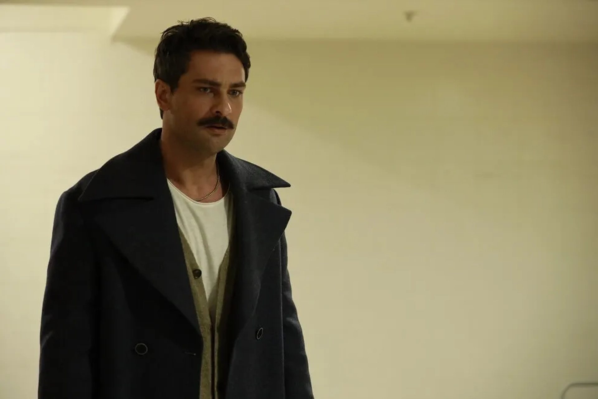 Onur Tuna in Mahkum (2021)