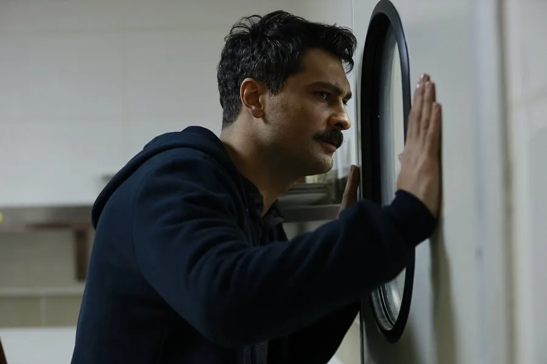 Onur Tuna in Mahkum (2021)