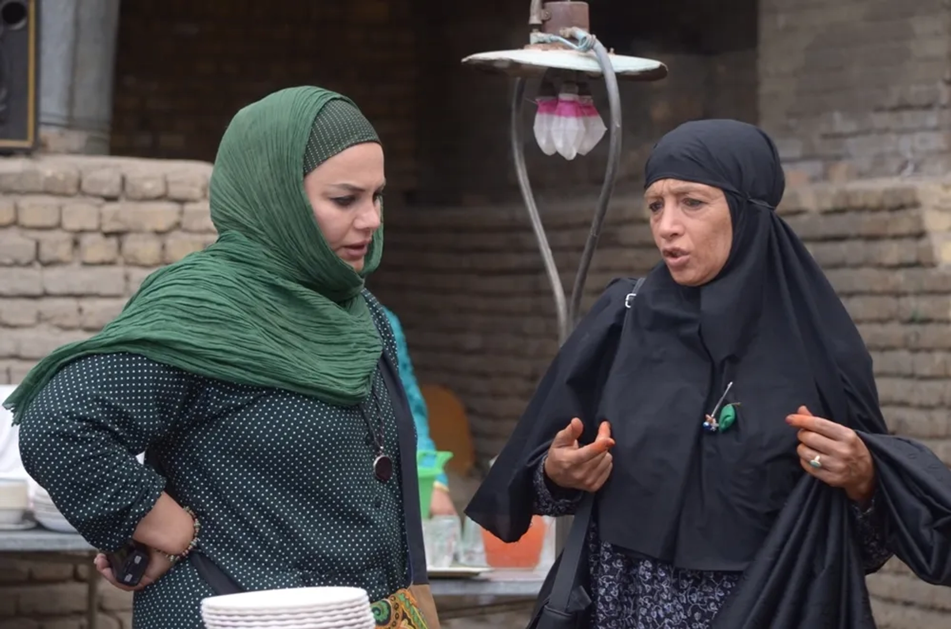 Narges Abyar and Pantea Panahiha in Breath (2016)