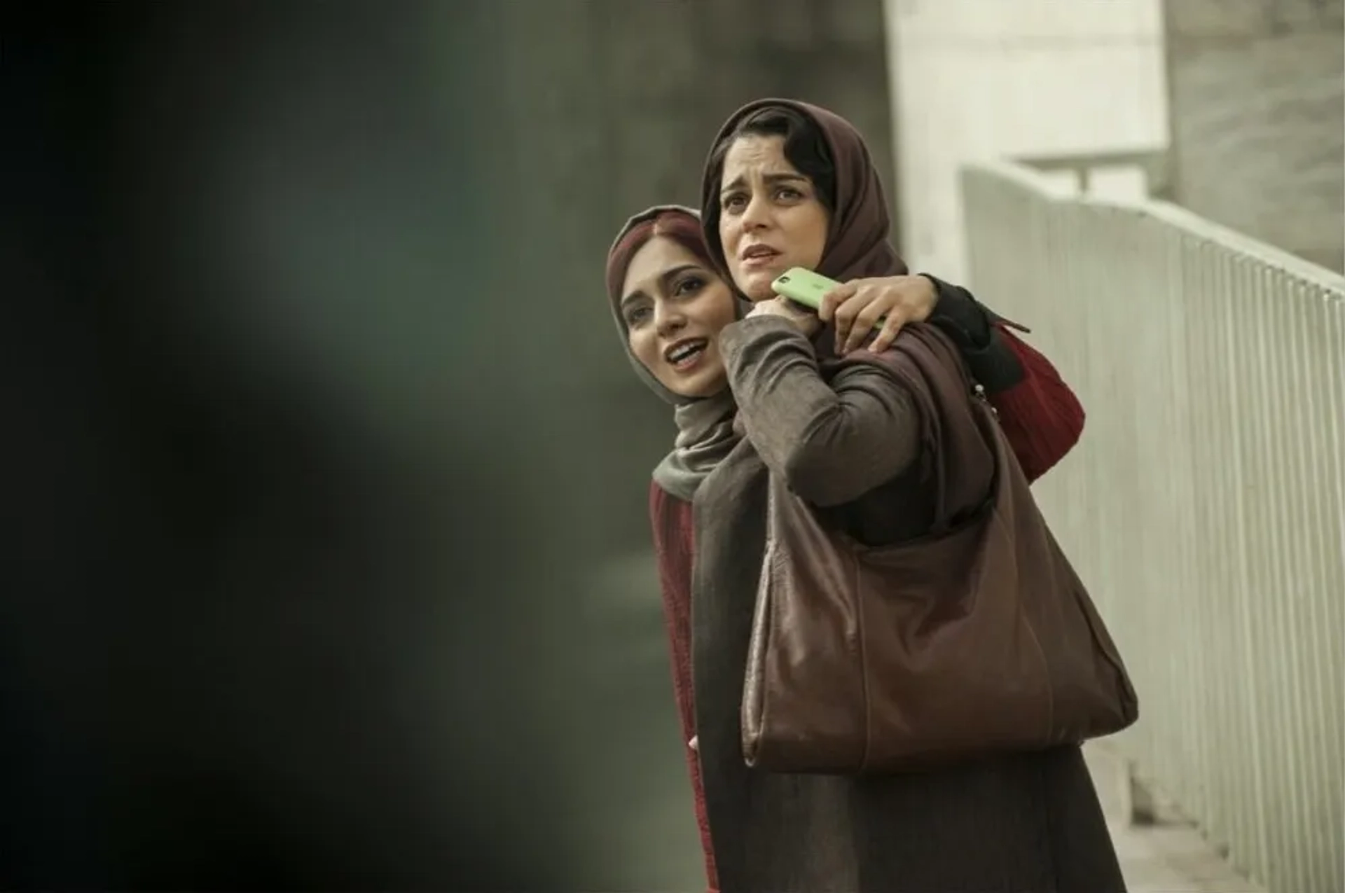 Pegah Ahangarani and Ghazal Shakeri in Sara and Ayda (2017)