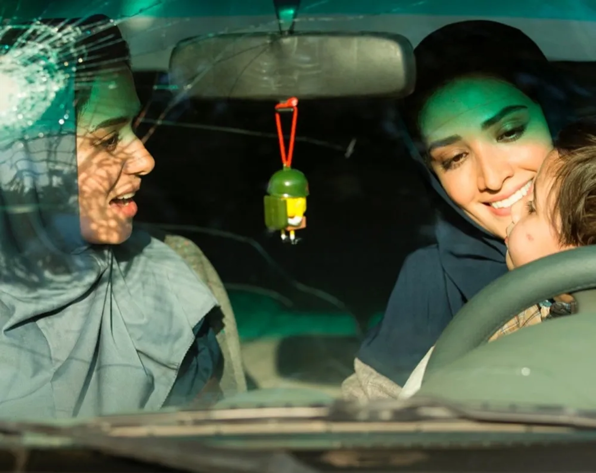 Mina Sadati and Parinaz Izadyar in Searing Summer (2017)