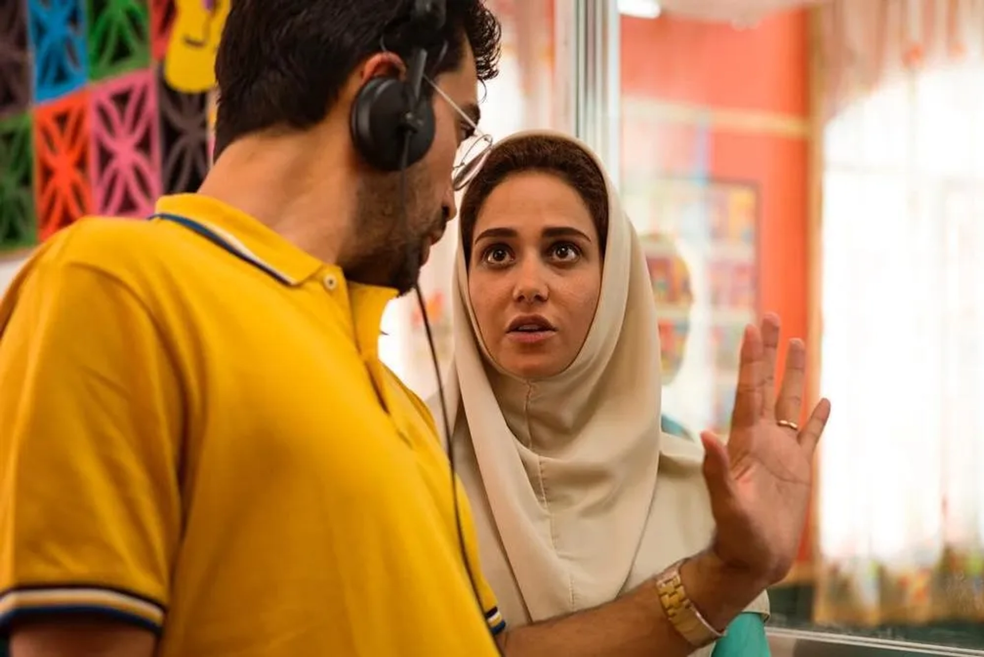 Ebrahim Irajzad and Parinaz Izadyar in Searing Summer (2017)