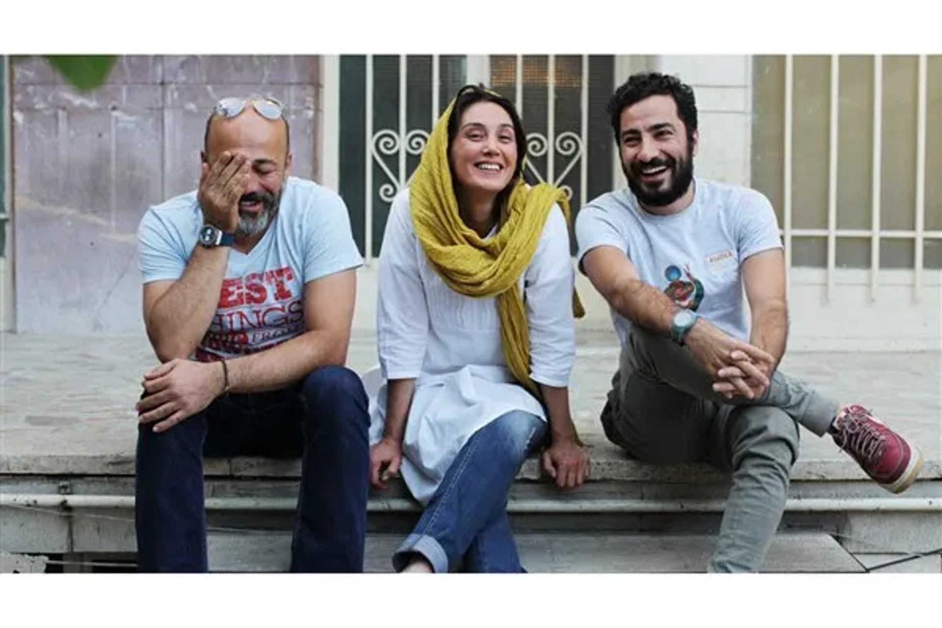 Hediyeh Tehrani, Amir Aghaee, and Navid Mohammadzadeh in No Date, No Signature (2017)