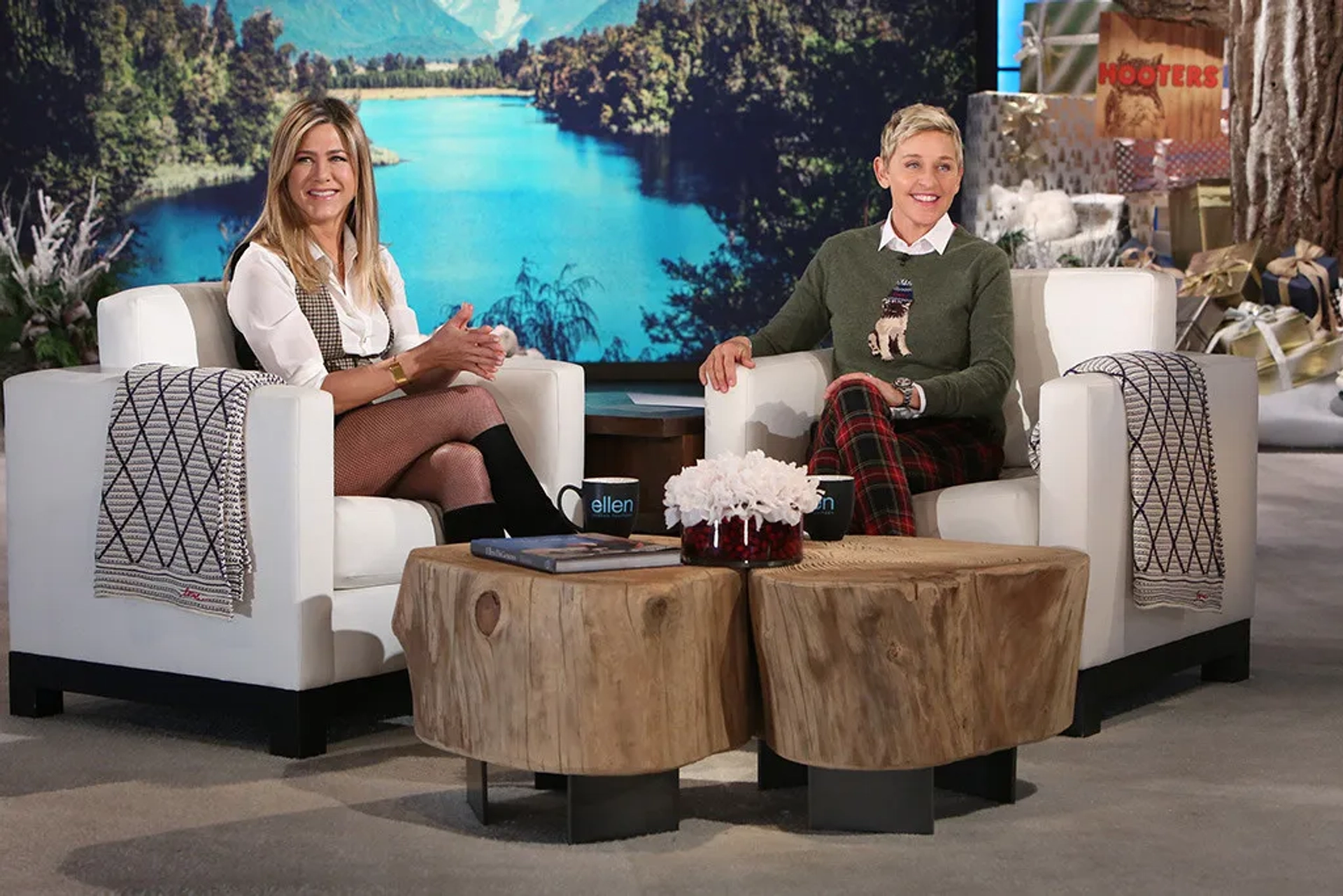 Jennifer Aniston and Ellen DeGeneres in The Ellen DeGeneres Show (2003)