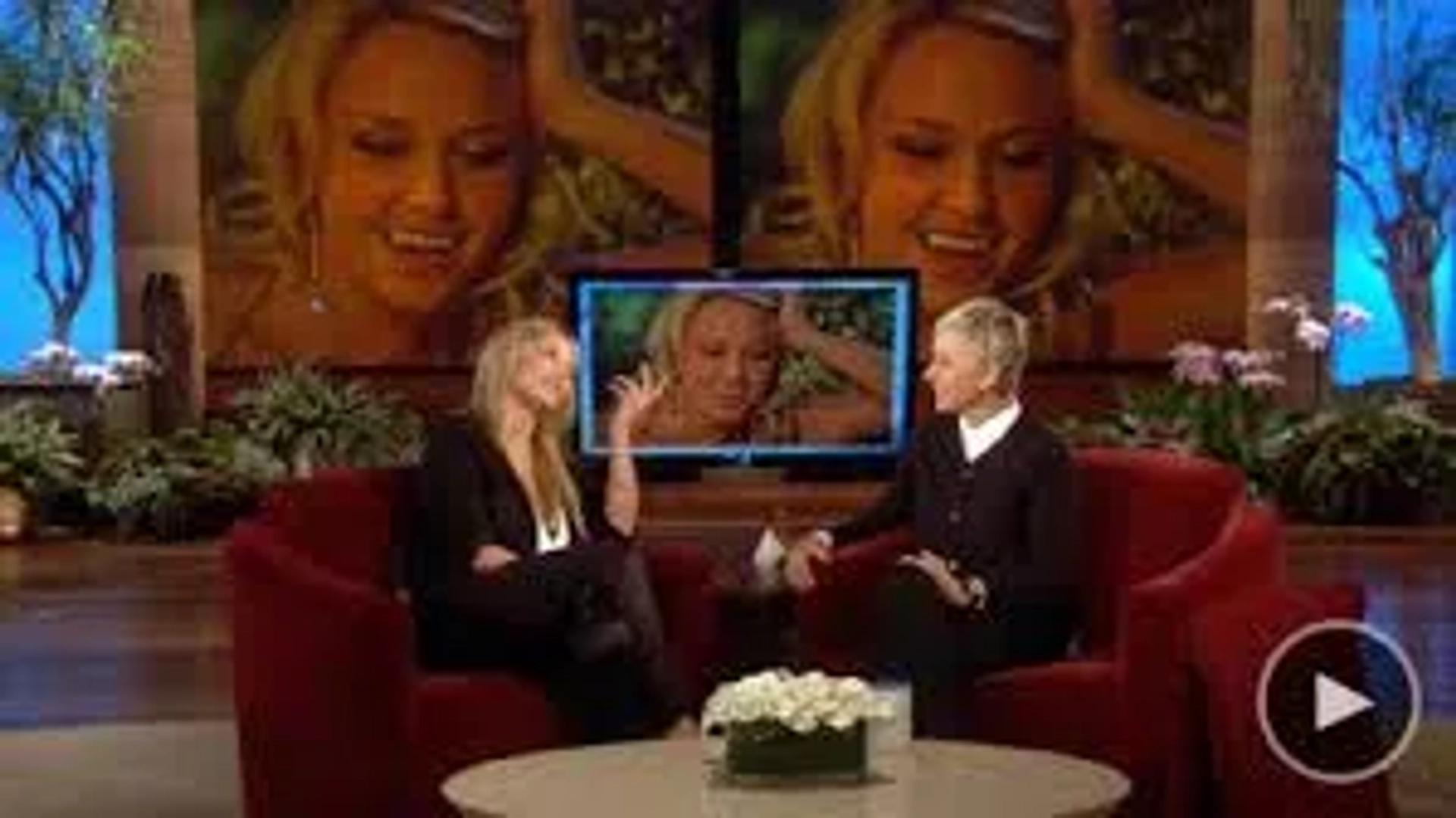 Ellen DeGeneres and Madison McKinley in The Ellen DeGeneres Show (2003)