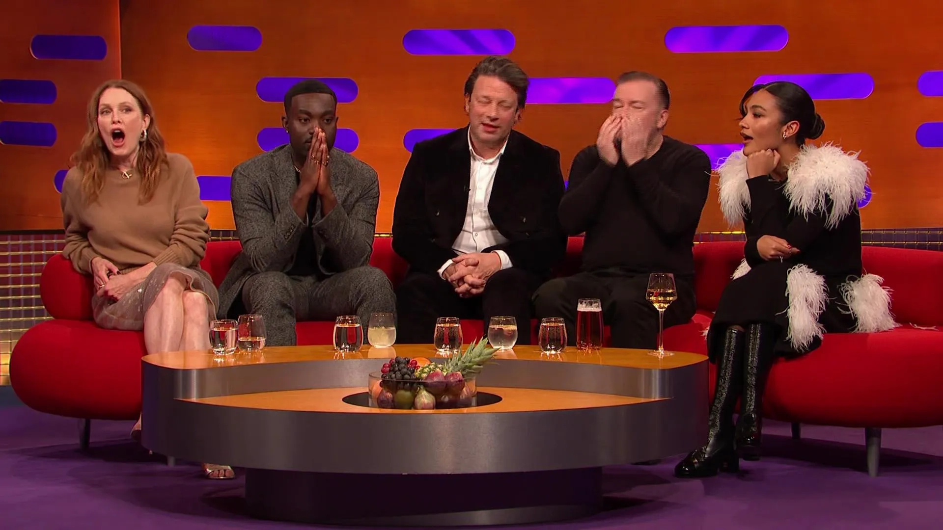 Julianne Moore, Ricky Gervais, Jamie Oliver, Paapa Essiedu, and Olivia Dean in The Graham Norton Show (2007)