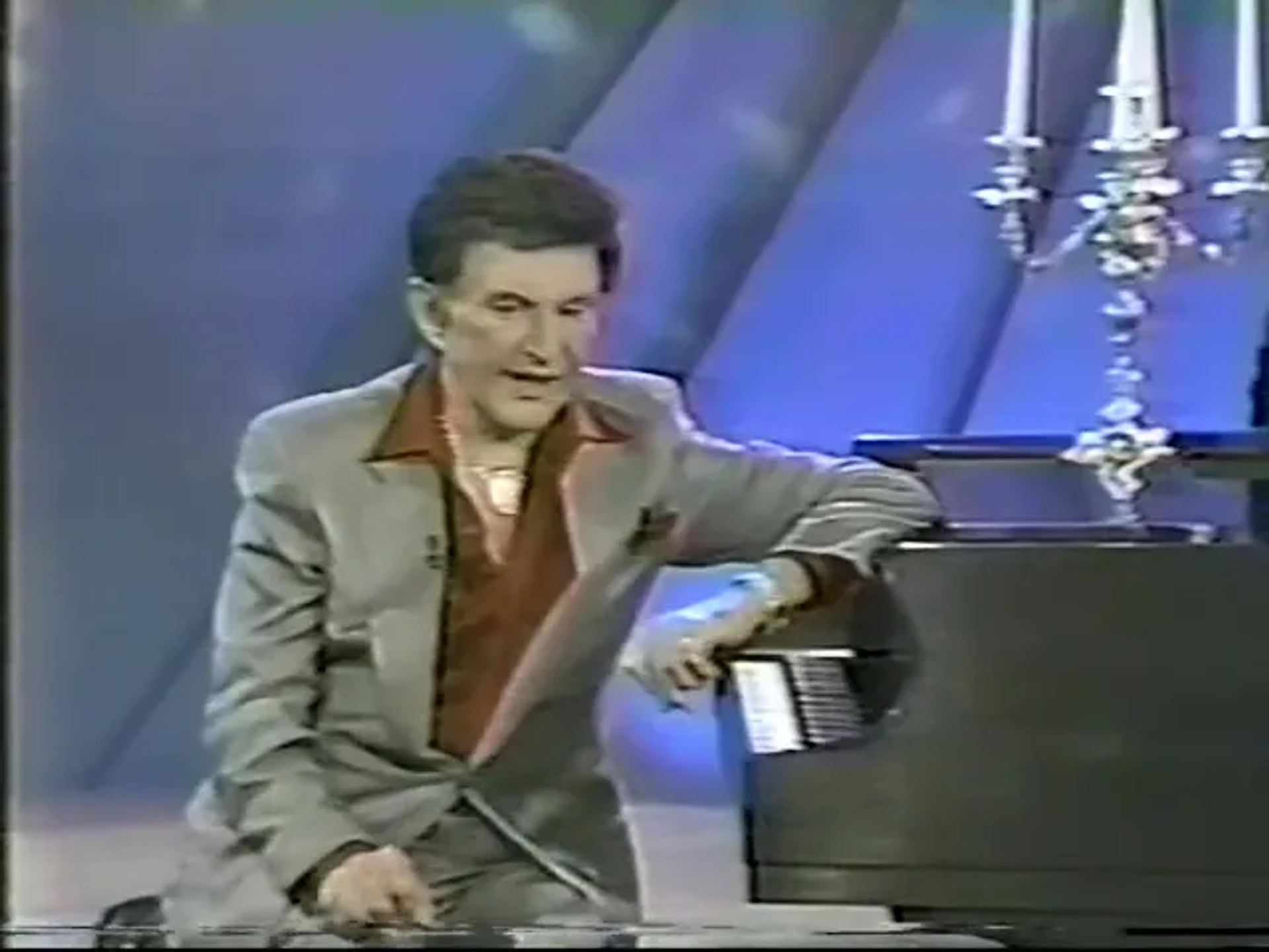 Liberace in The Oprah Winfrey Show (1986)