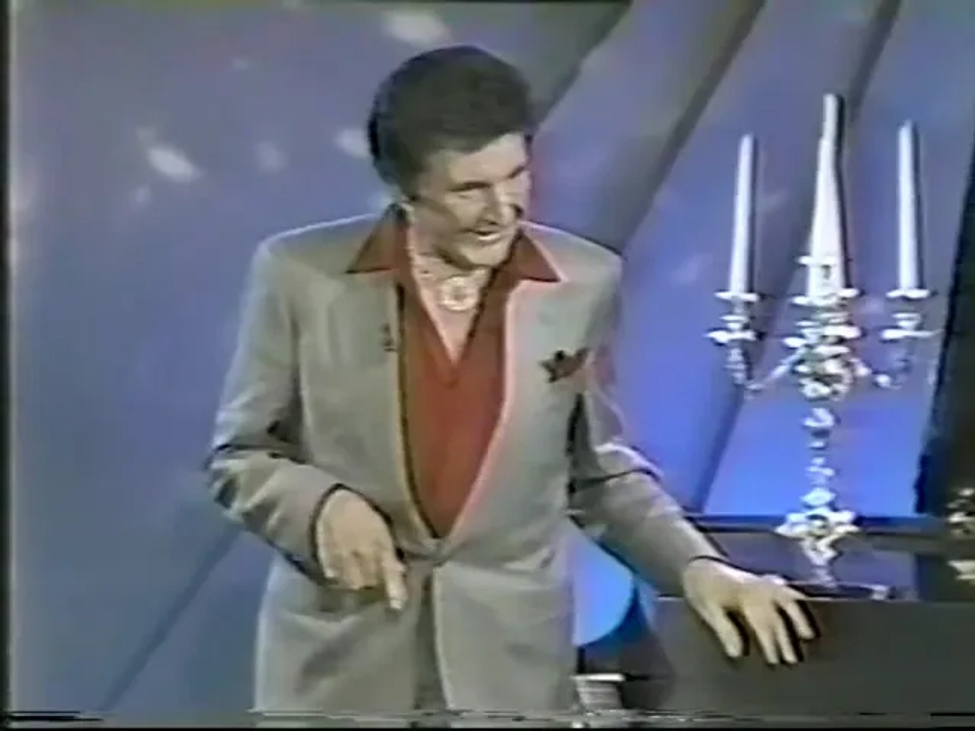 Liberace in The Oprah Winfrey Show (1986)