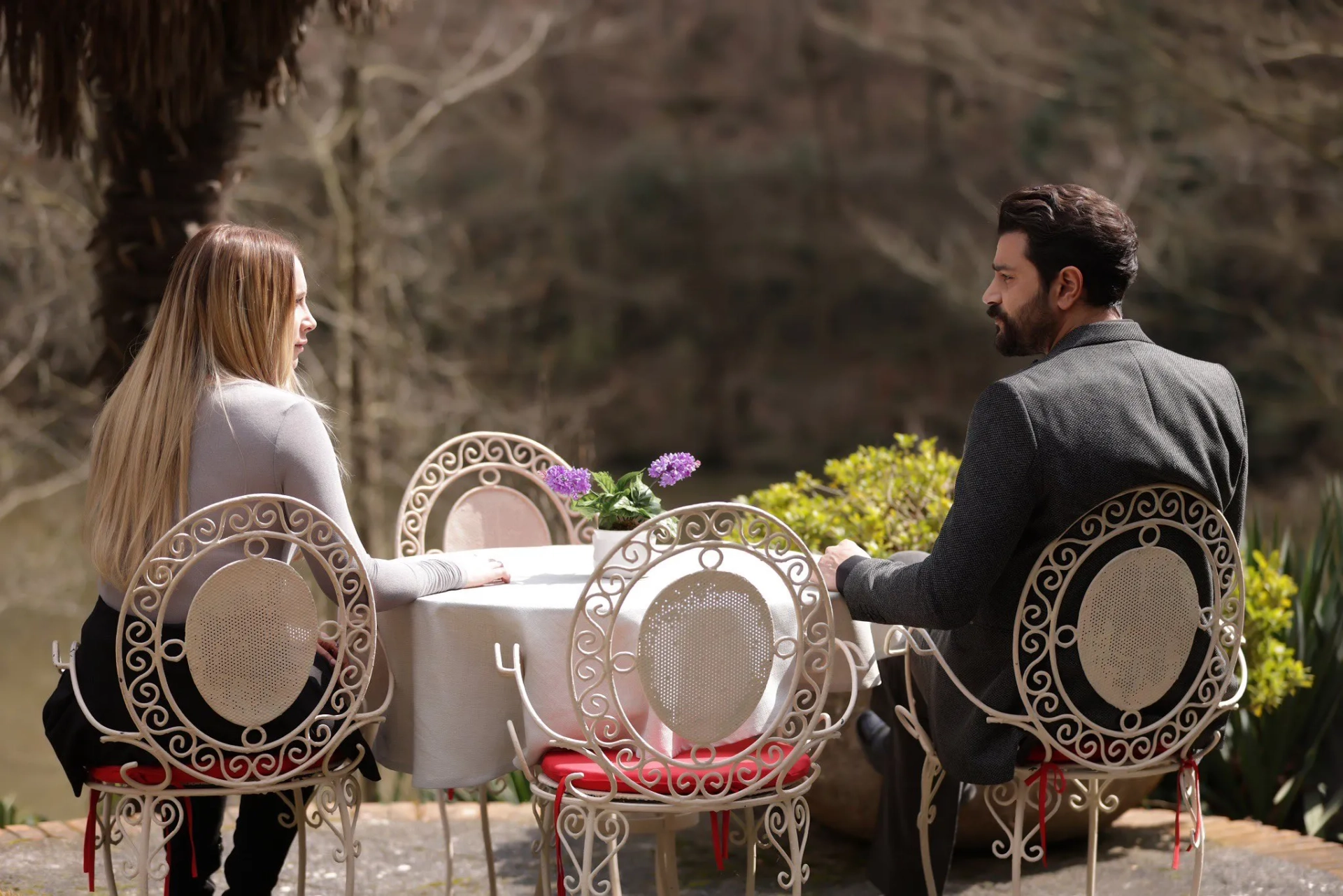 Burak Sevinç and Hayal Köseoglu in Boundless Love (2023)