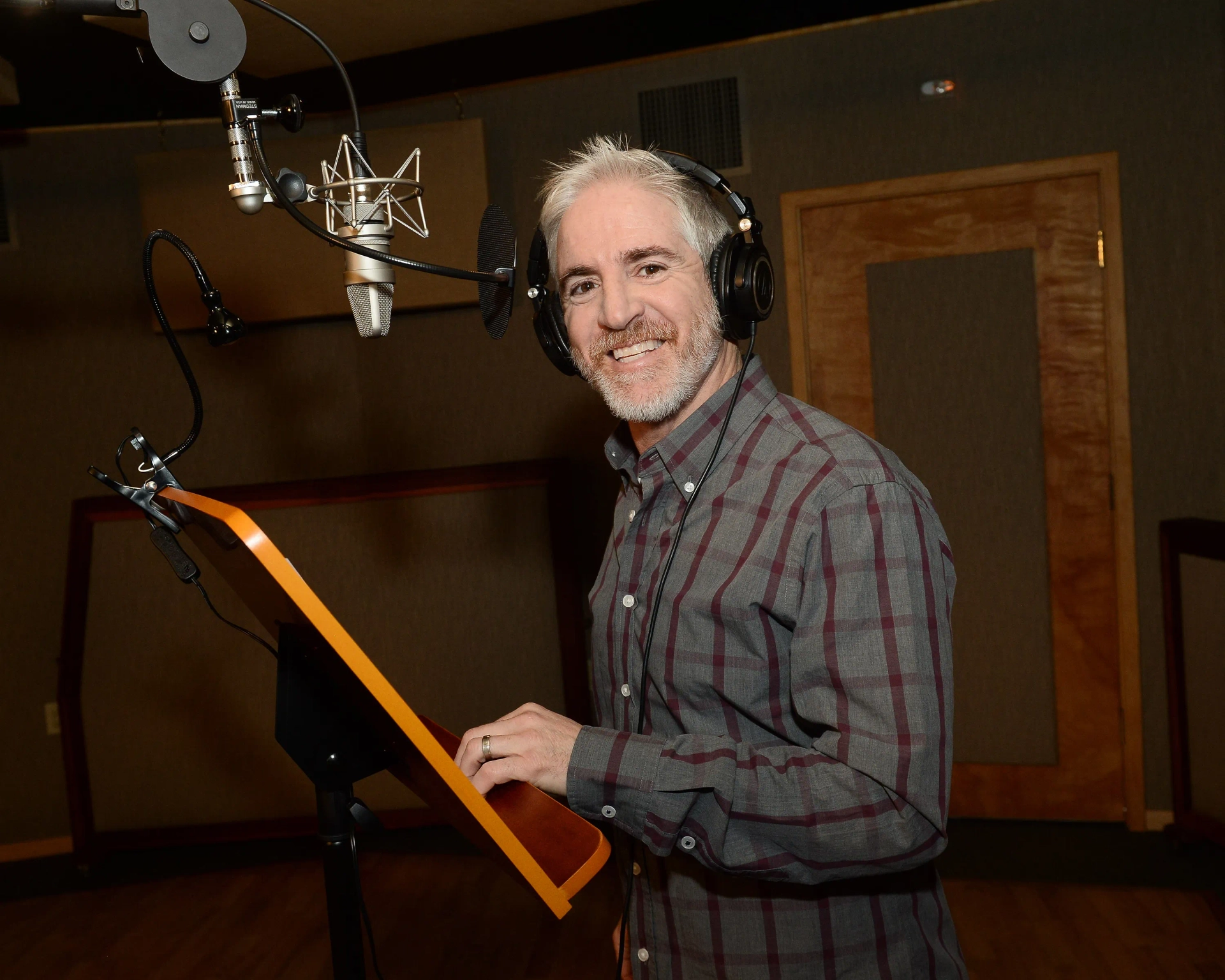 Carlos Alazraqui in Elena of Avalor (2016)