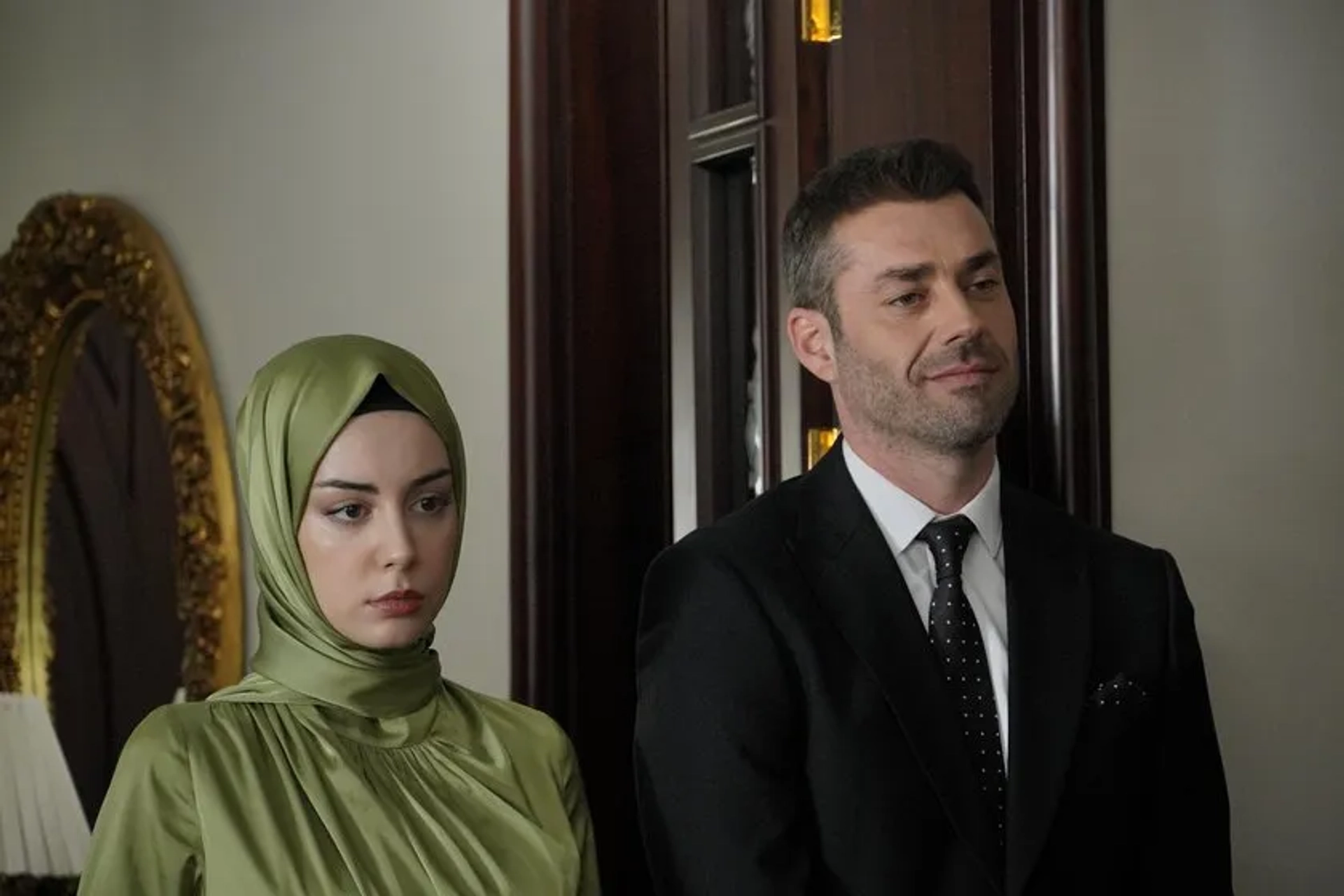 Hasan Emre Avci and Selin Türkmen in Cranberry Sorbet (2022)