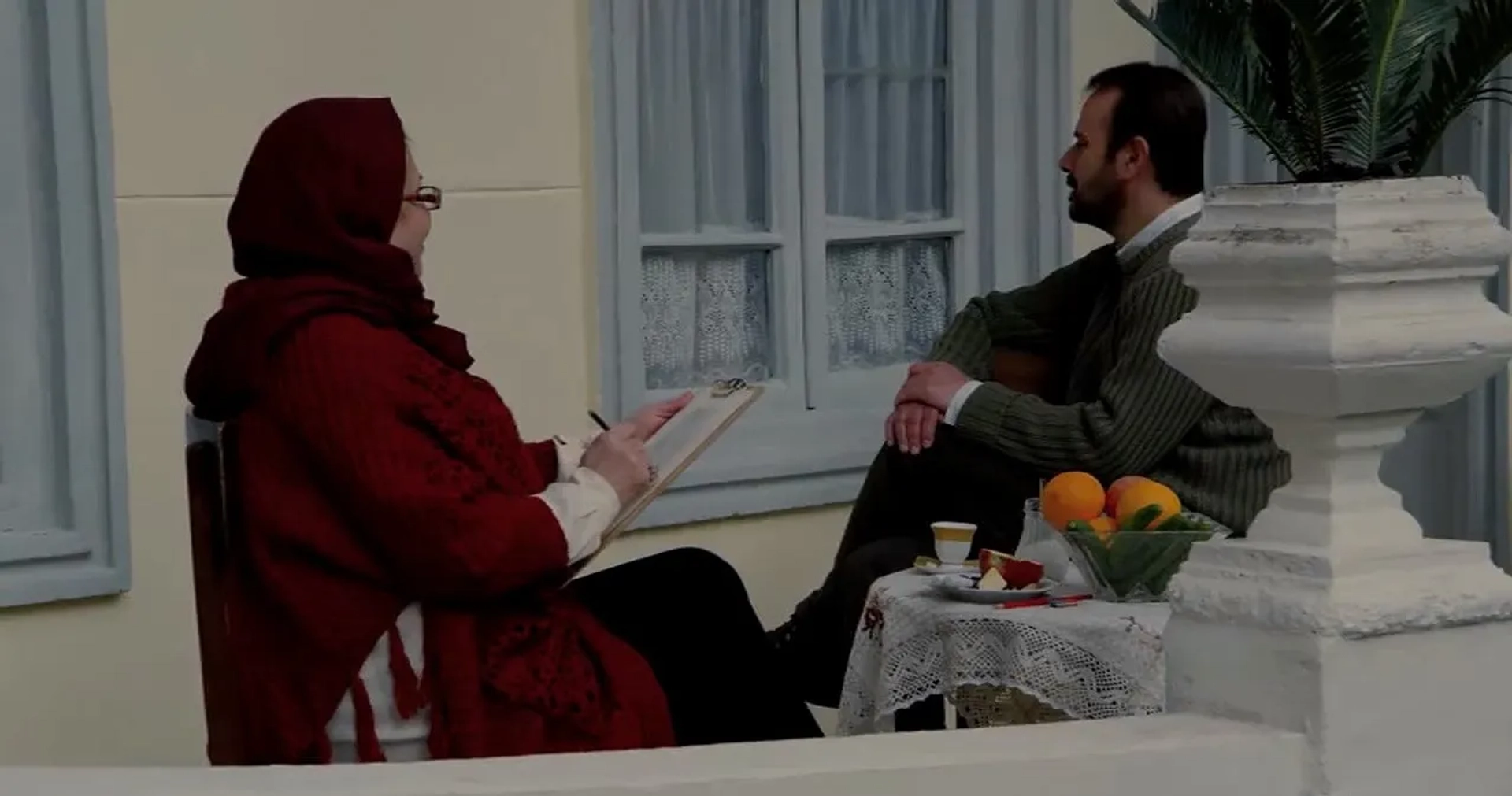 Ali Mosaffa and Zahra Hatami in What's the Time in Your World? (2014)