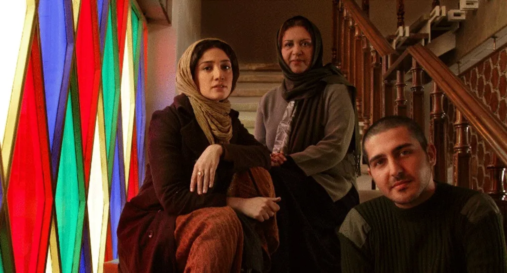 Roya Teymourian, Mohammad Reza Ghaffari, and Mina Sadati in Snow (2014)