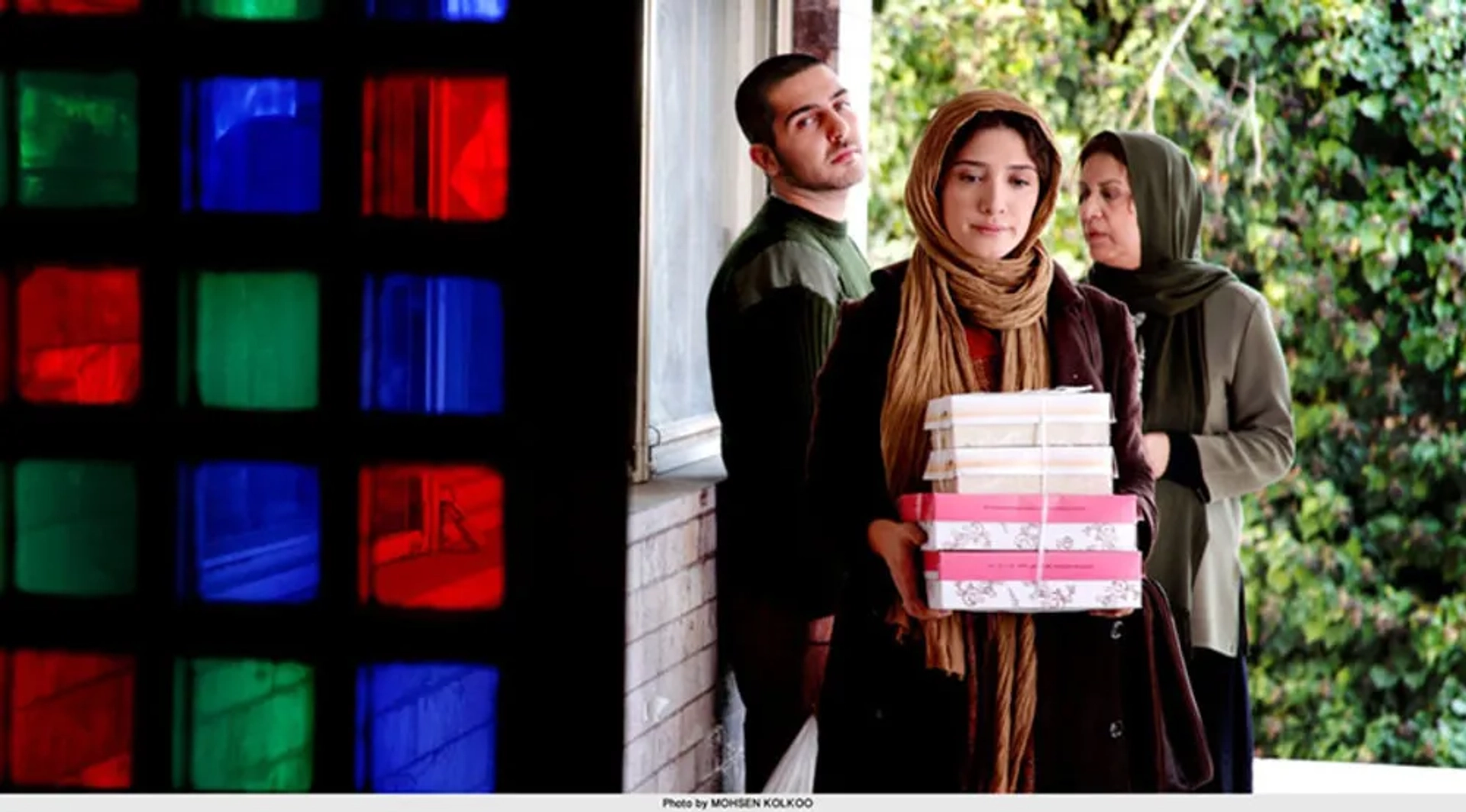 Roya Teymourian, Mohammad Reza Ghaffari, and Mina Sadati in Snow (2014)