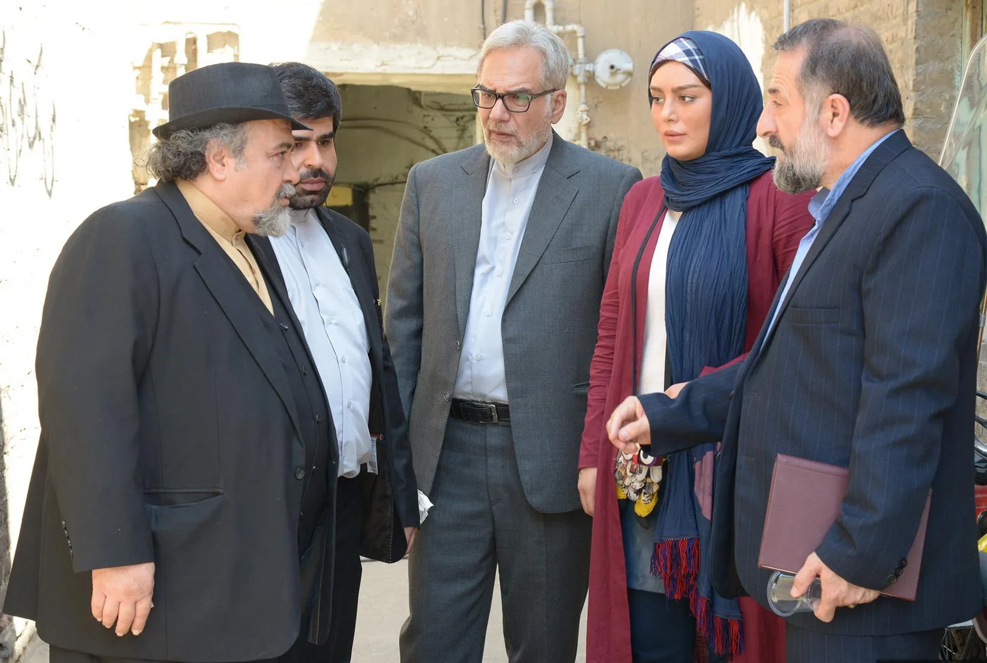 Mehran Rajabi, Mohammad Reza Sharifinia, Fakhreddin Seddigh Sharif, Amir Noori, and Sahar Ghoreishi in Scandal 2 (2016)