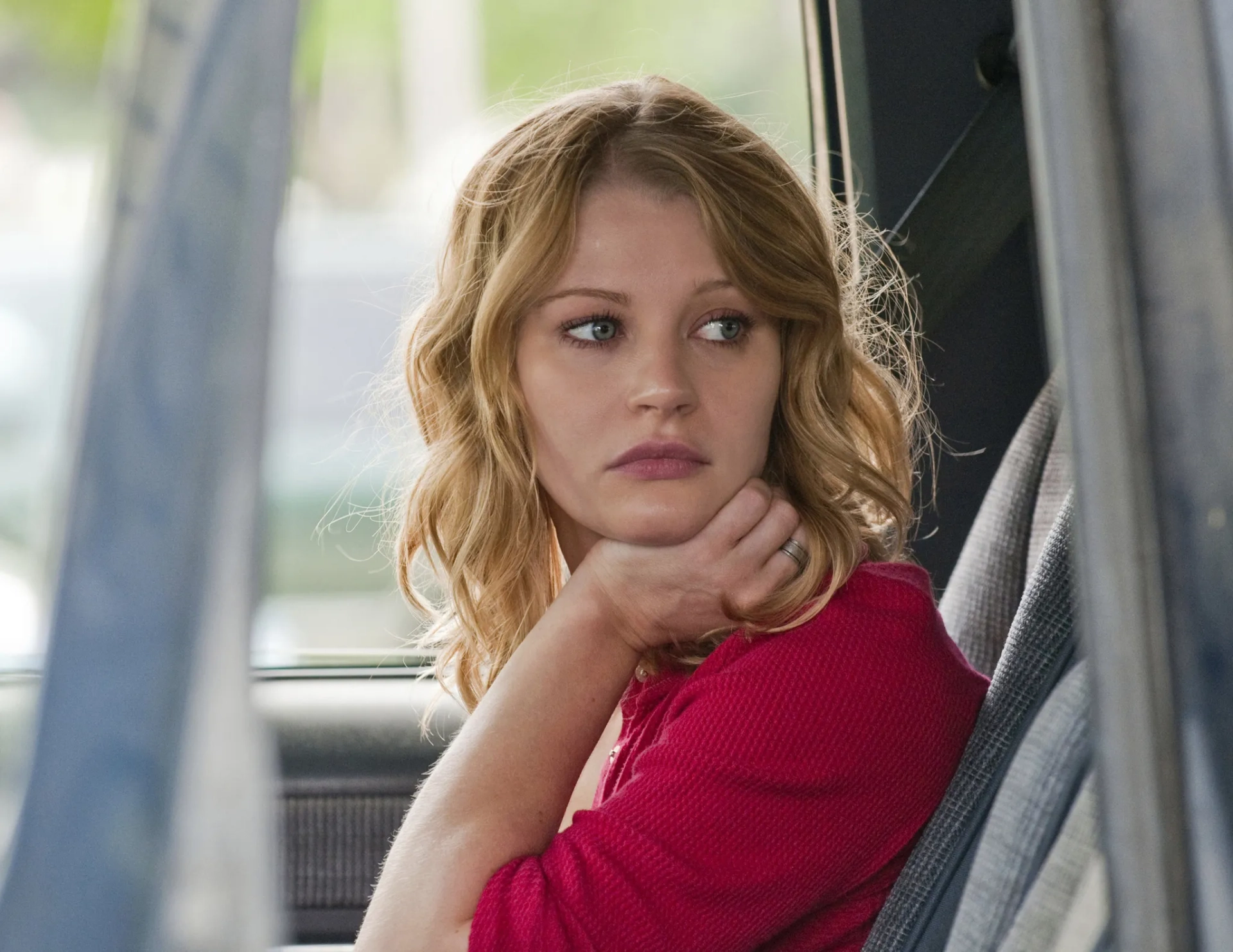 Emilie de Ravin in Remember Me (2010)