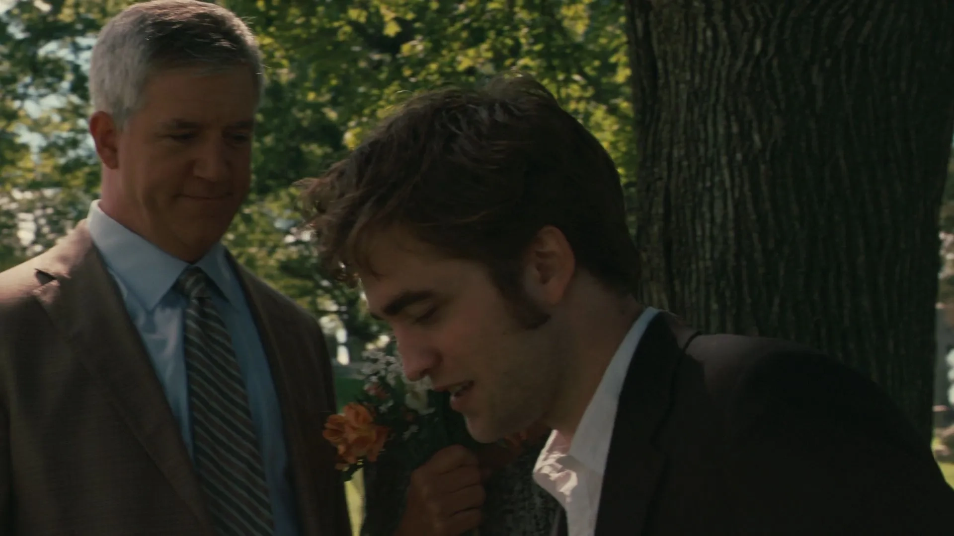 Gregory Jbara and Robert Pattinson in Remember Me (2010)