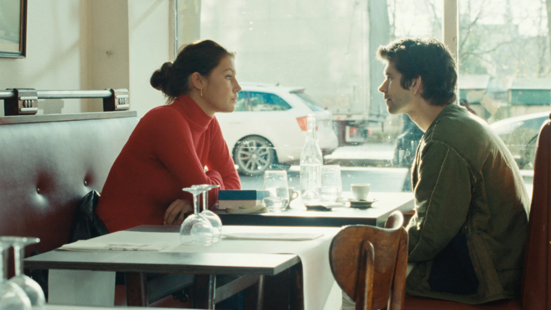 Ben Whishaw and Adèle Exarchopoulos in Passages (2023)