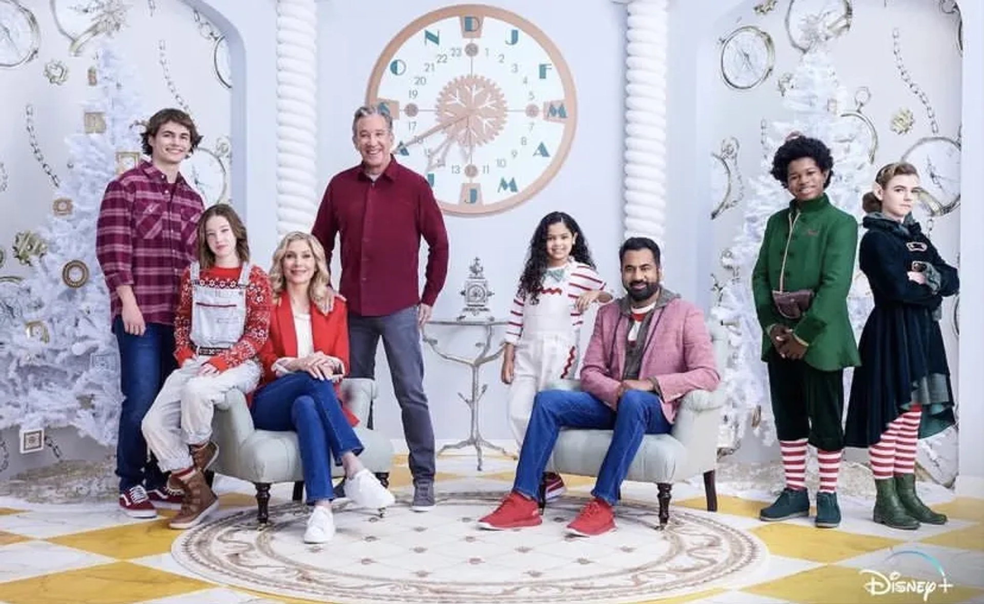 Tim Allen, Elizabeth Mitchell, Kal Penn, Matilda Lawler, Rupali Redd, Elizabeth Allen-Dick, Austin Kane, and Devin Bright in The Santa Clauses (2022)