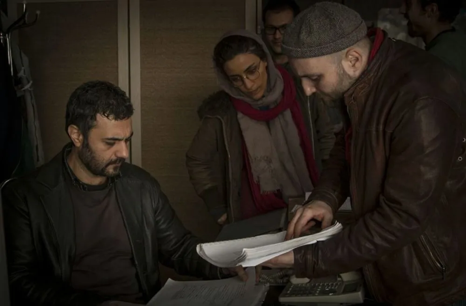 Alireza Sani Far and Oktay Baraheni in Bridge of Sleep (2016)