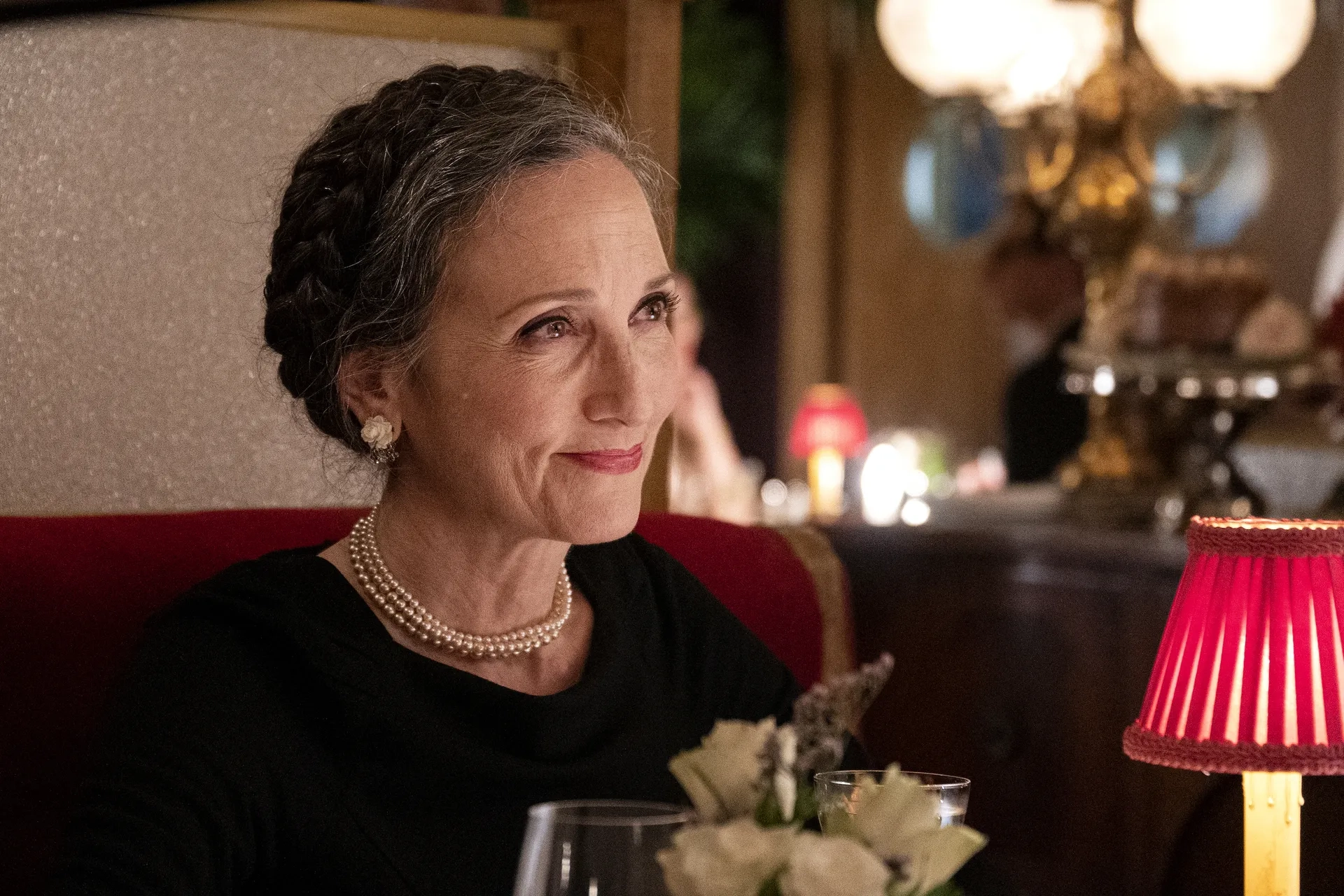 Bebe Neuwirth in Julia (2022)