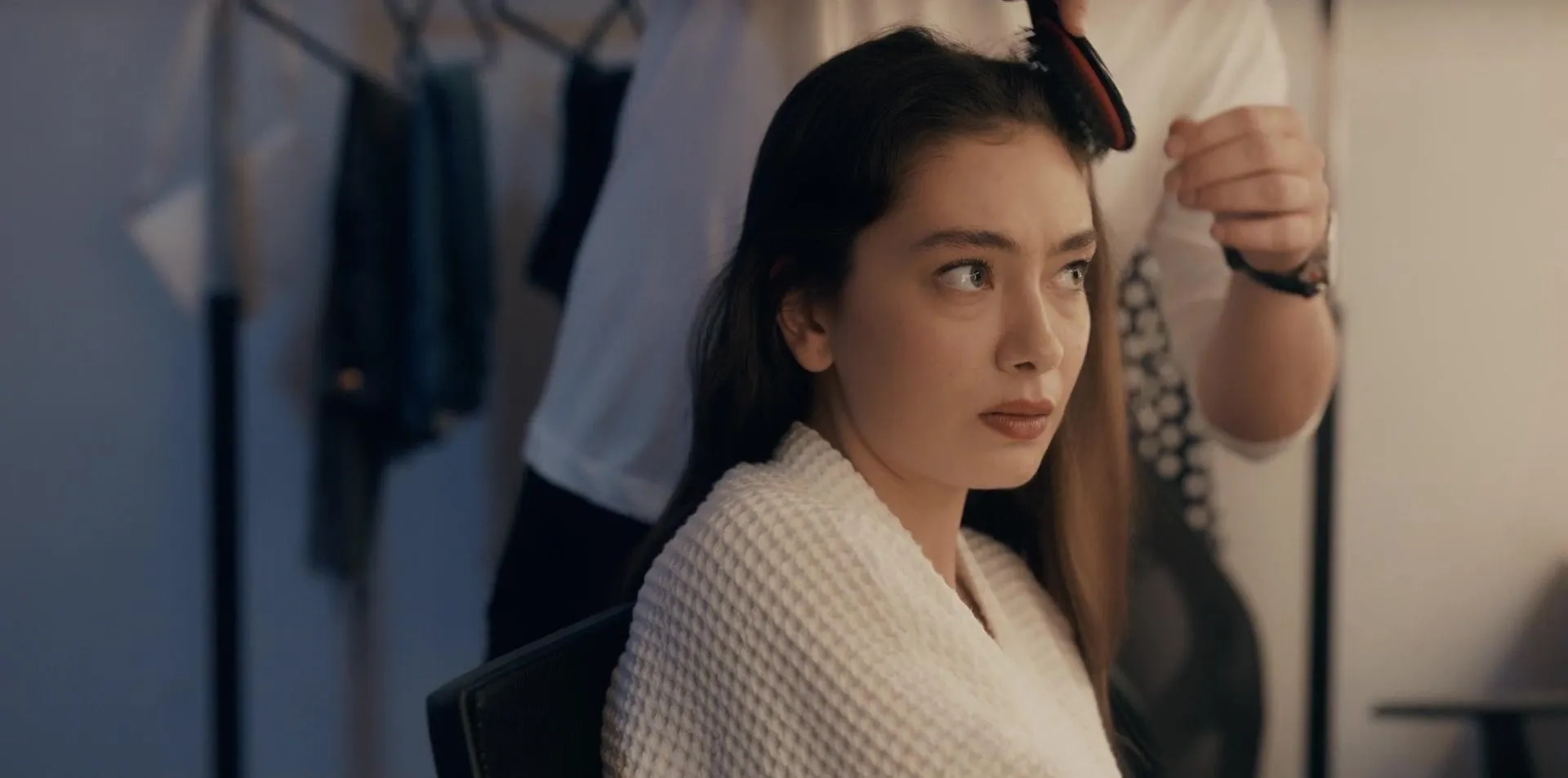 Neslihan Atagül in Oh Belinda (2023)