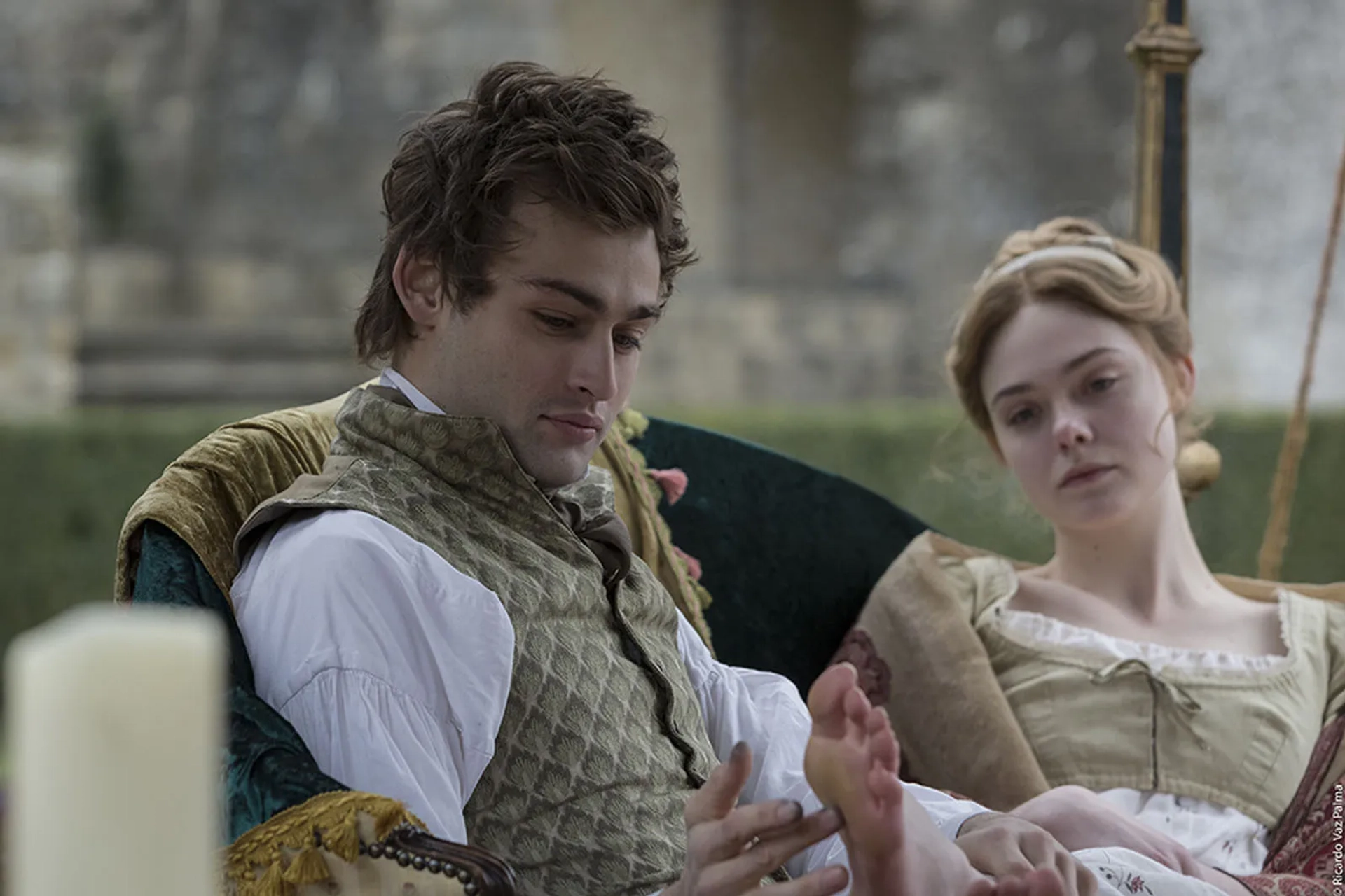 Elle Fanning and Douglas Booth in Mary Shelley (2017)