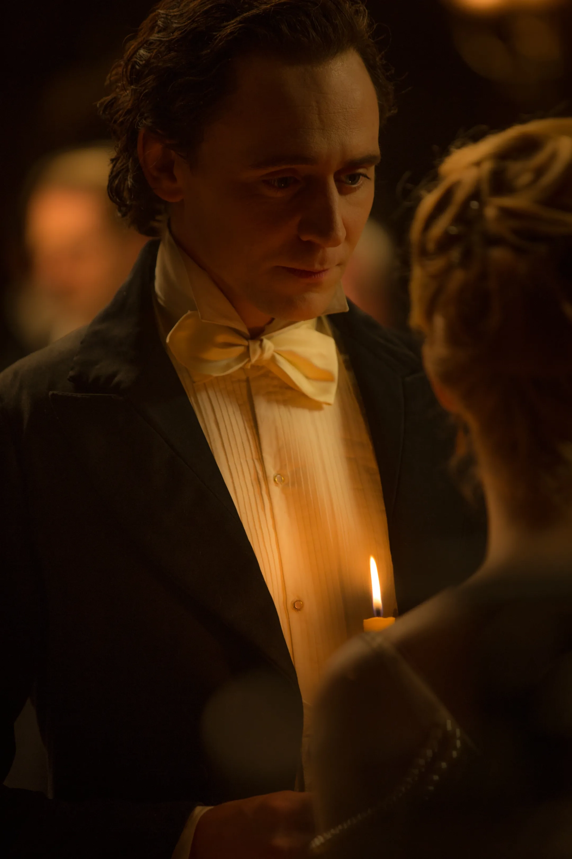 Tom Hiddleston and Mia Wasikowska in Crimson Peak (2015)