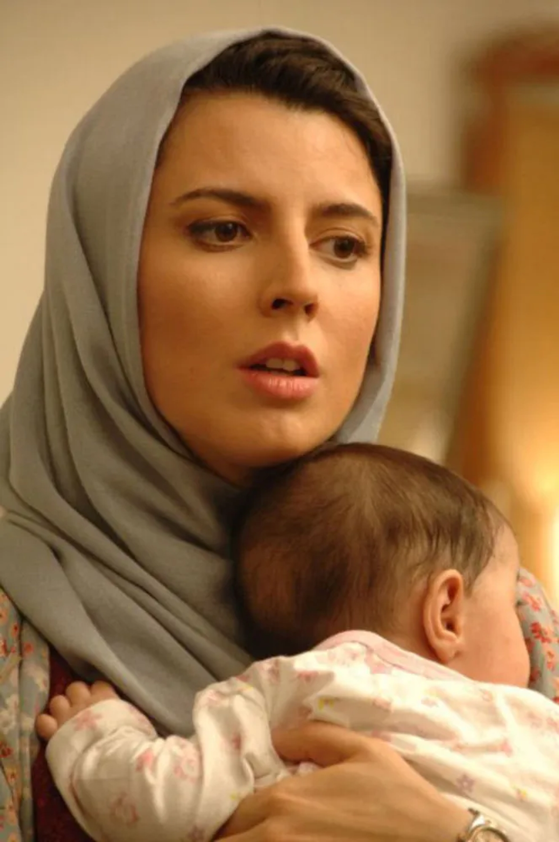 Leila Hatami in Penniless (2009)