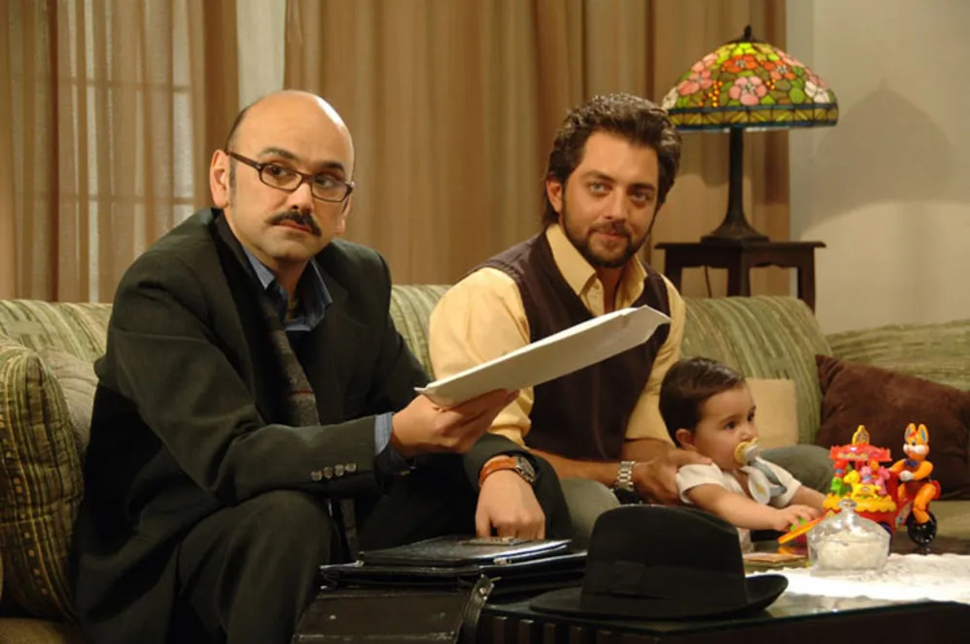 Bahram Radan and Habib Rezaei in Penniless (2009)