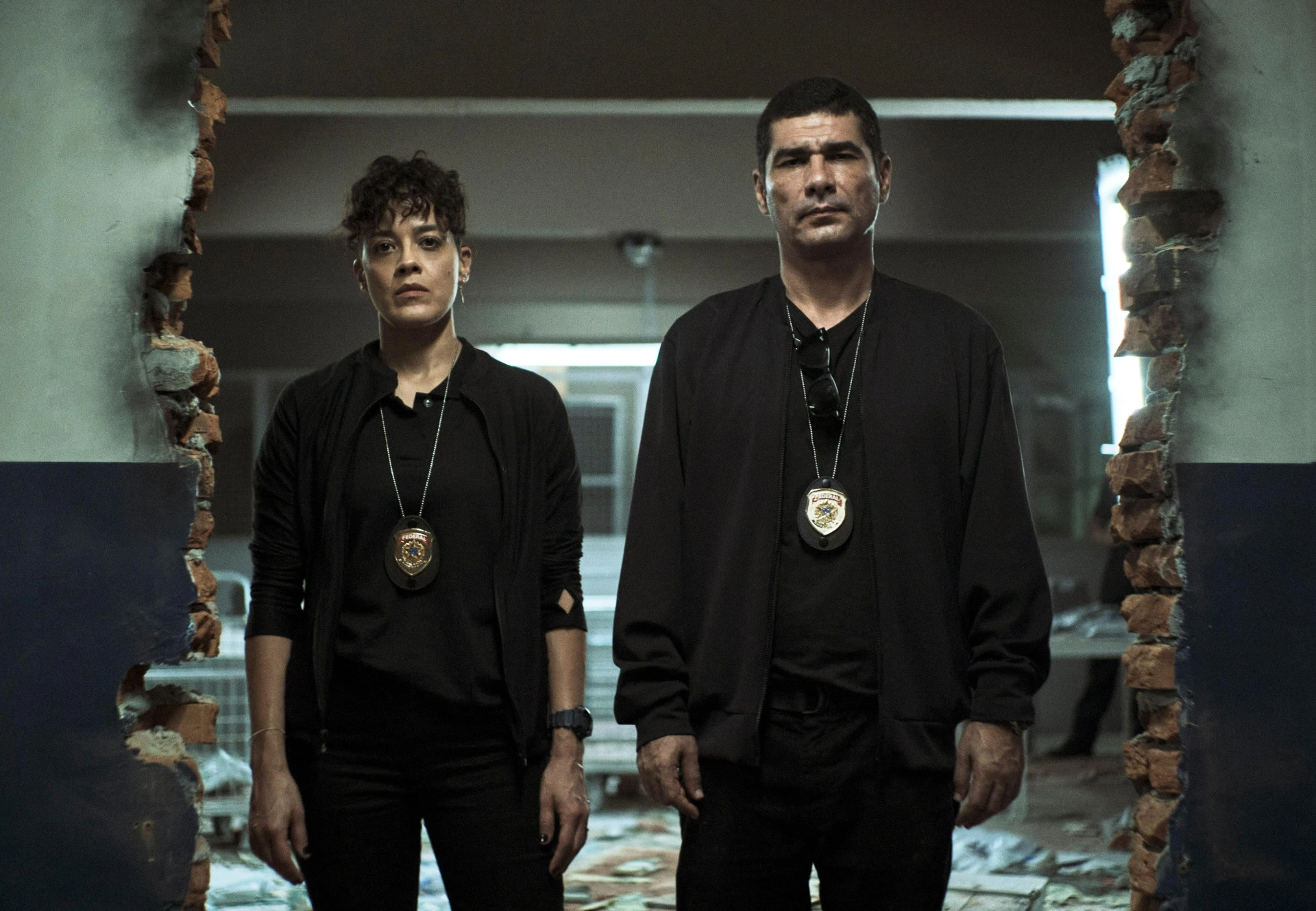 Rômulo Braga and Maeve Jinkings in Criminal Code (2023)