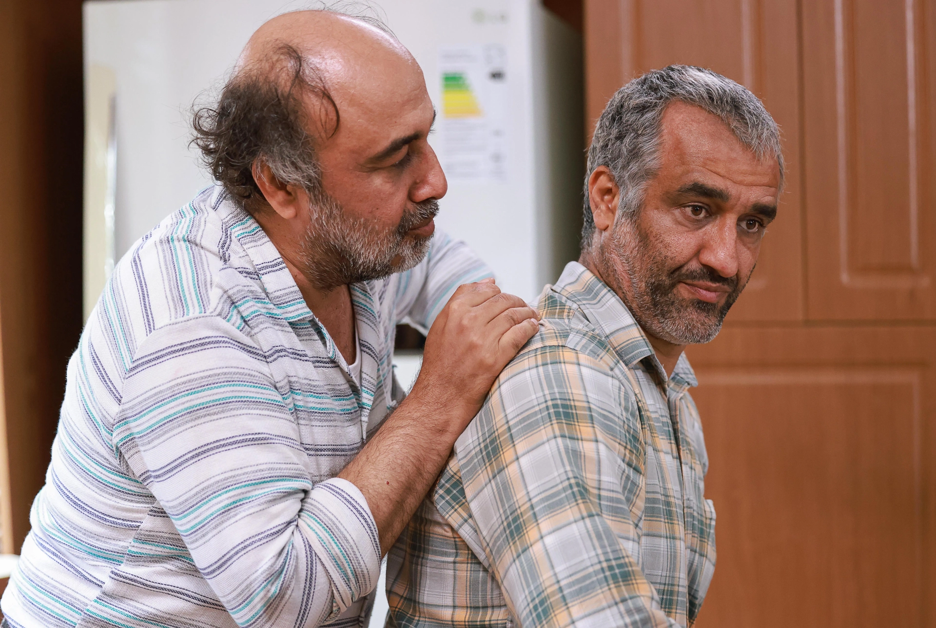 Reza Attaran and Pejman Jamshidi in Beach Villa (2023)