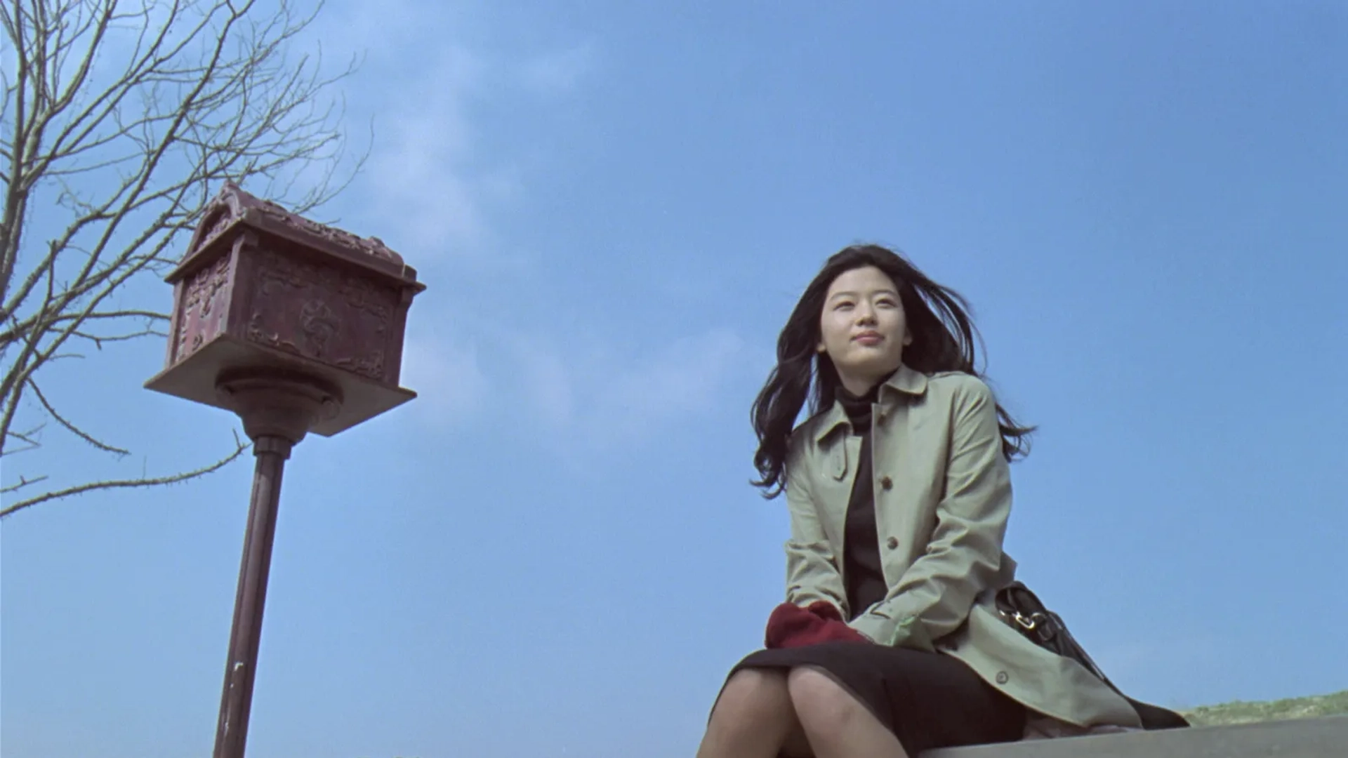 Jun Ji-hyun in Il Mare (2000)