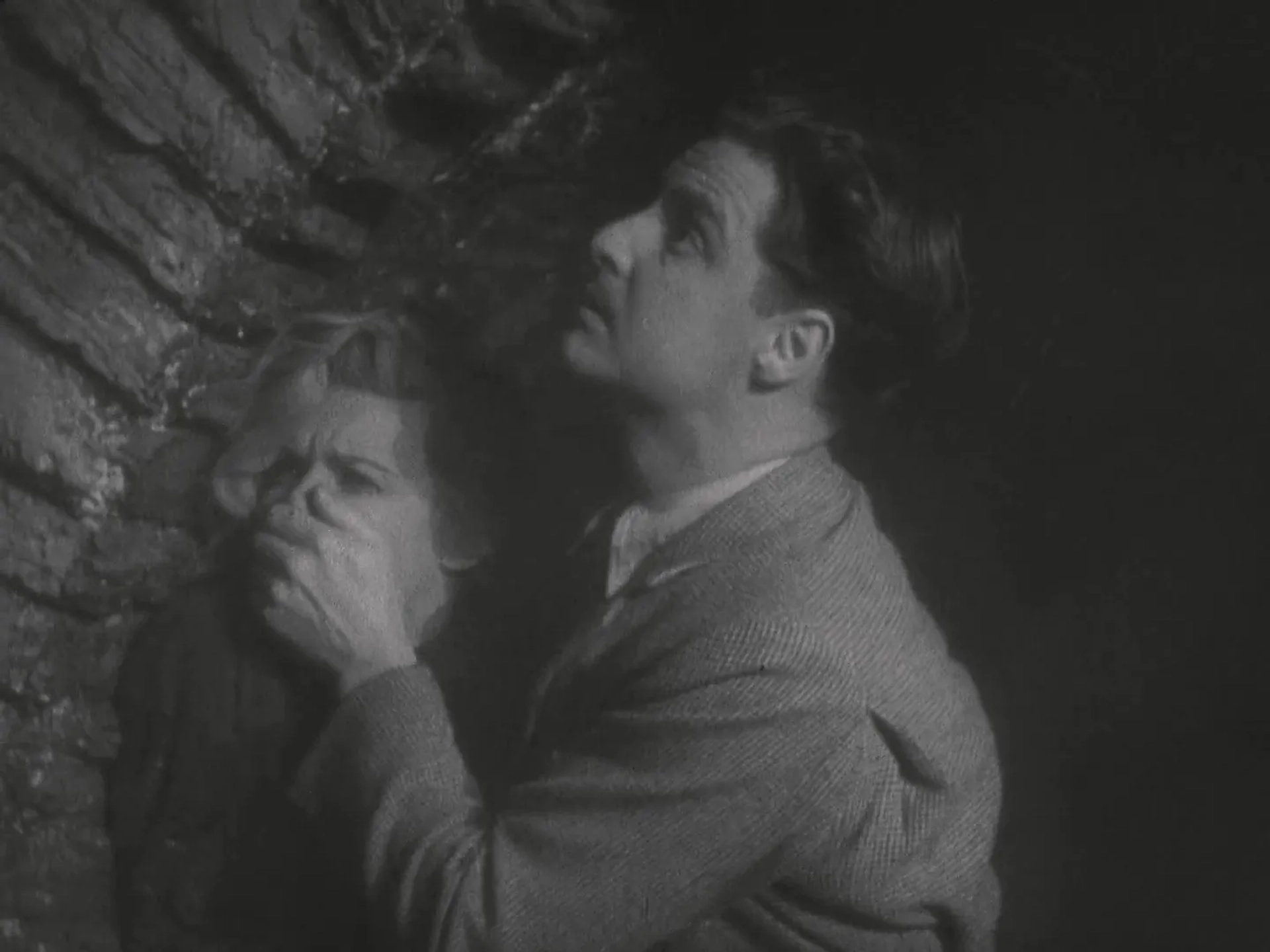 Madeleine Carroll and Robert Donat in The 39 Steps (1935)