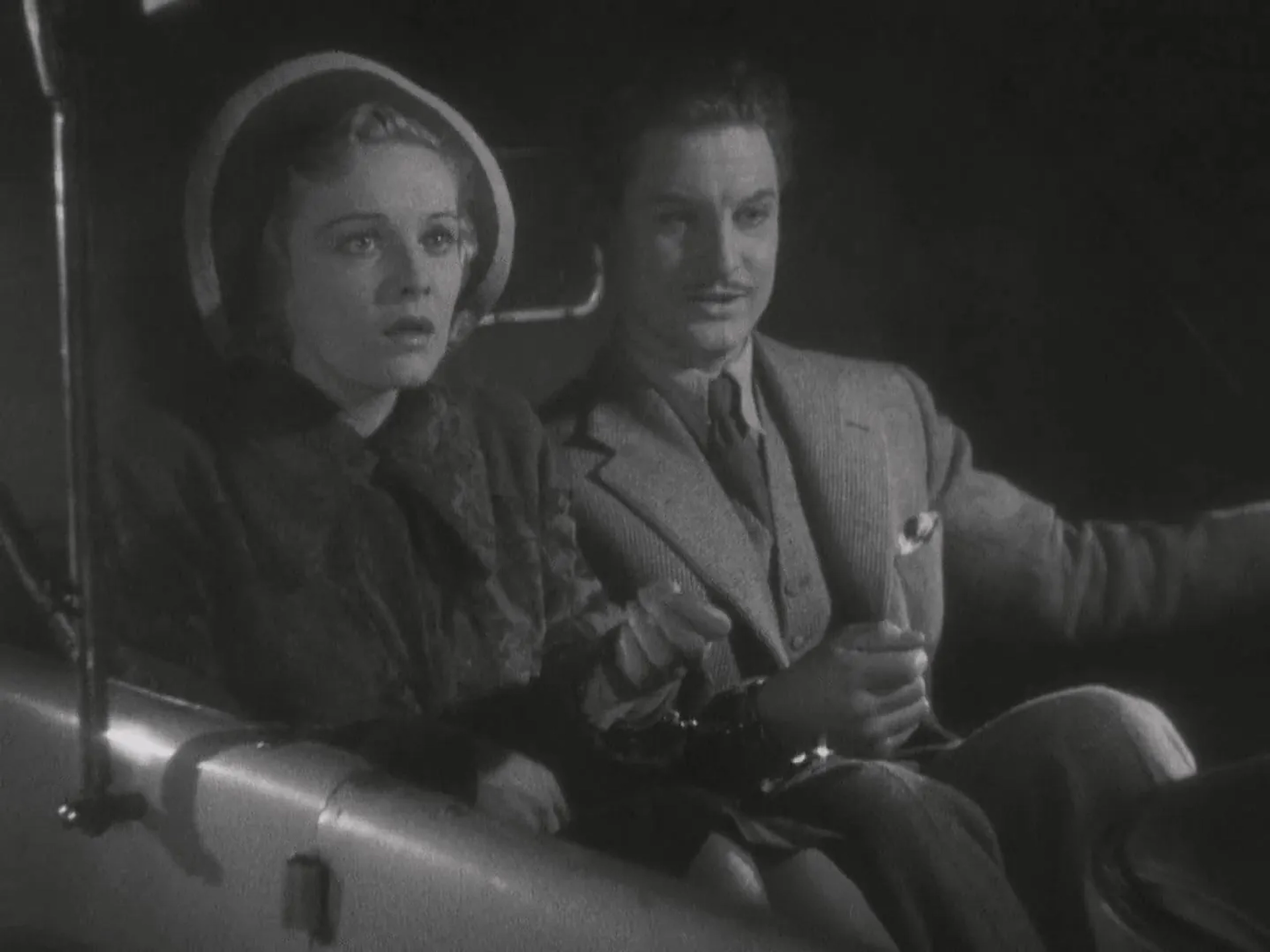 Madeleine Carroll and Robert Donat in The 39 Steps (1935)