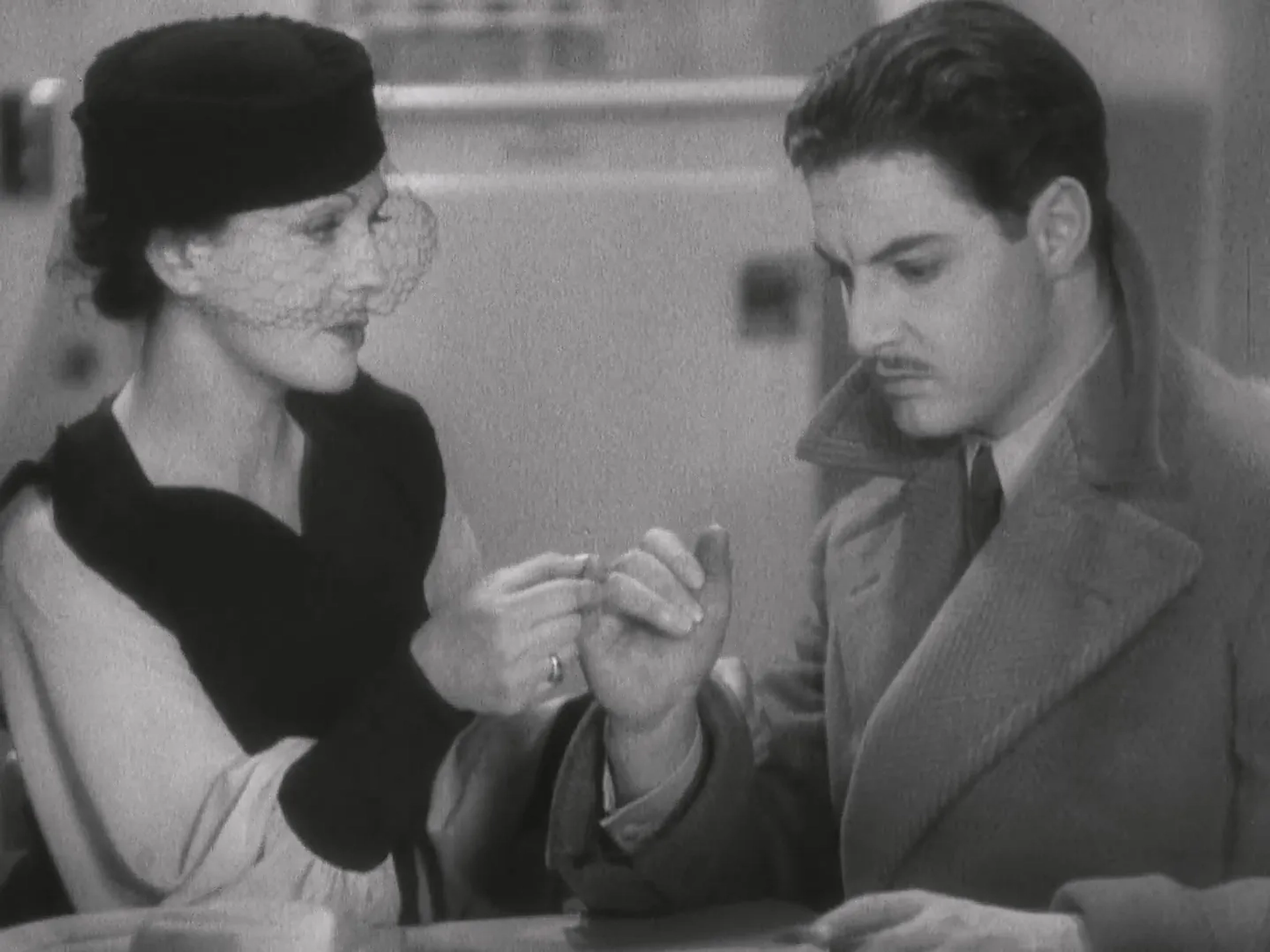 Robert Donat and Lucie Mannheim in The 39 Steps (1935)