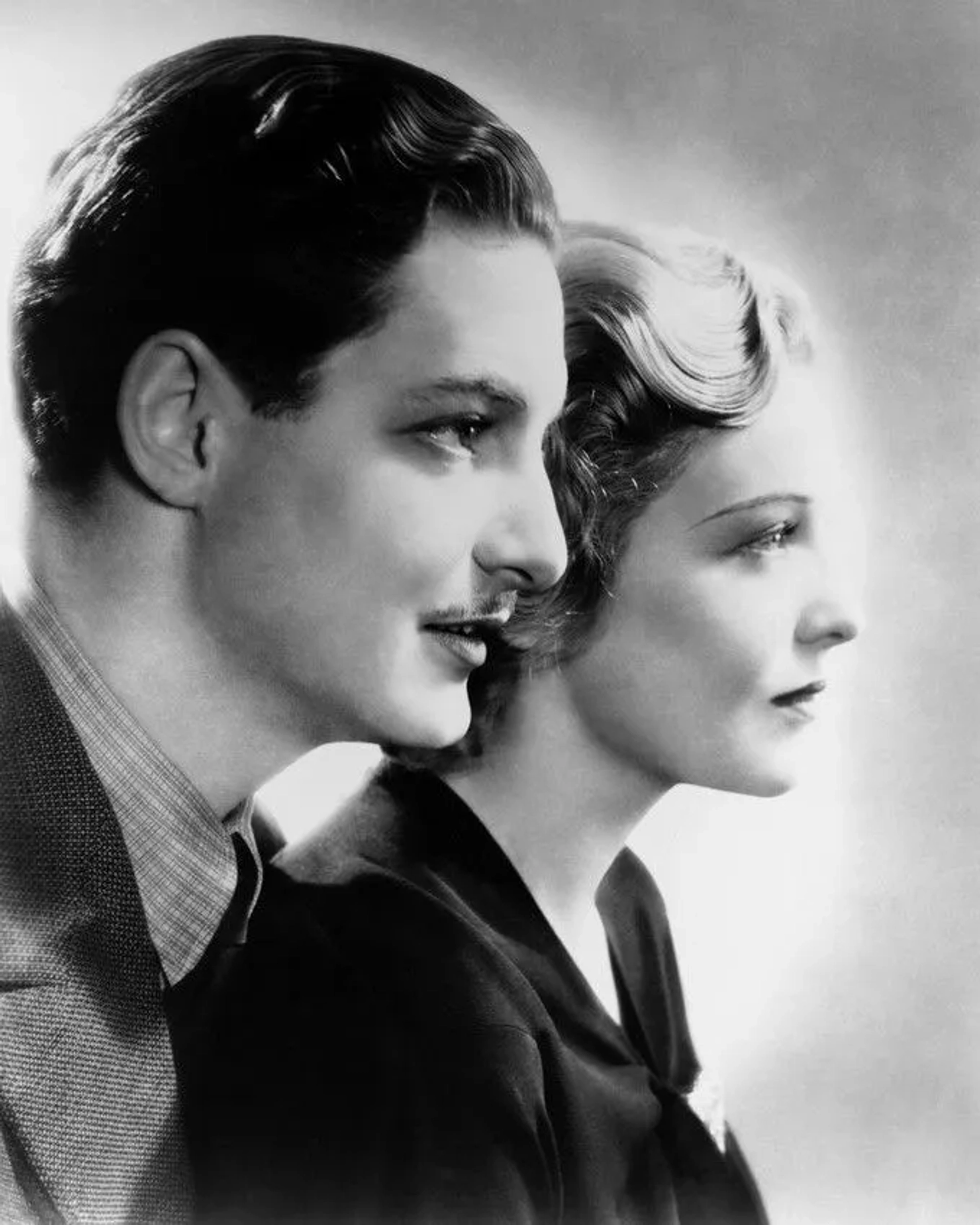 Madeleine Carroll and Robert Donat in The 39 Steps (1935)