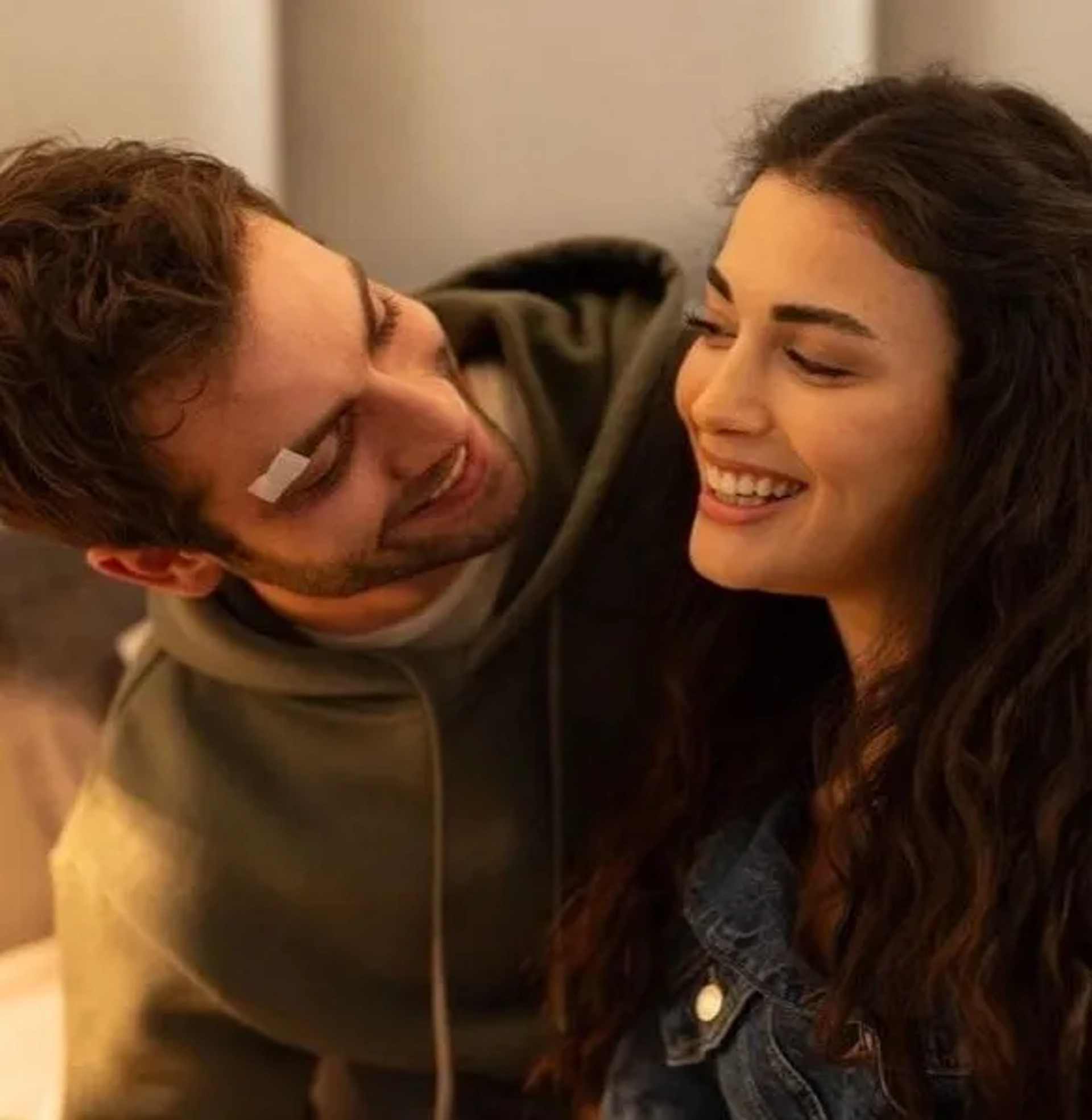 Özge Yagiz and Burak Berkay Akgül in Sapphire (2023)