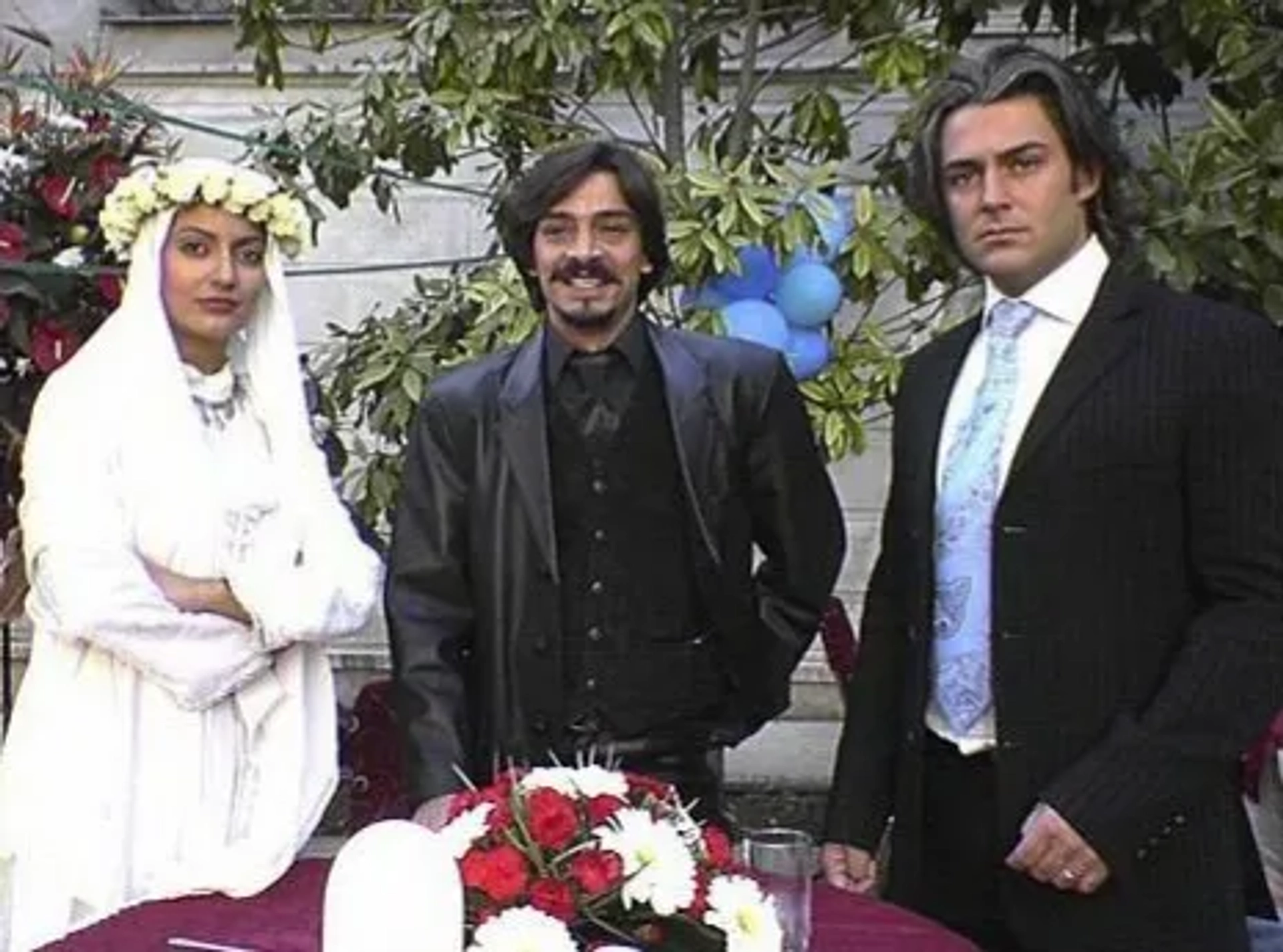 Mohammad Reza Golzar, Mahnaz Afshar, and Keikavoos Yakideh in Cease Fire (2006)